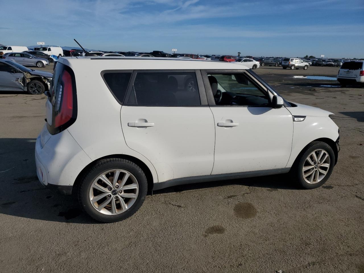 2019 KIA SOUL + - Image 3