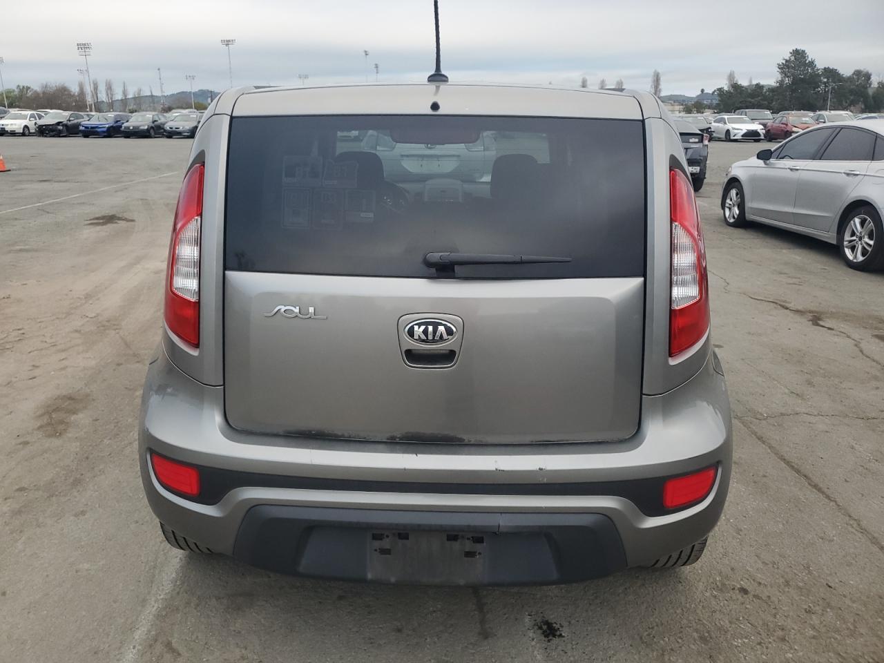 2013 KIA SOUL + - Image 6