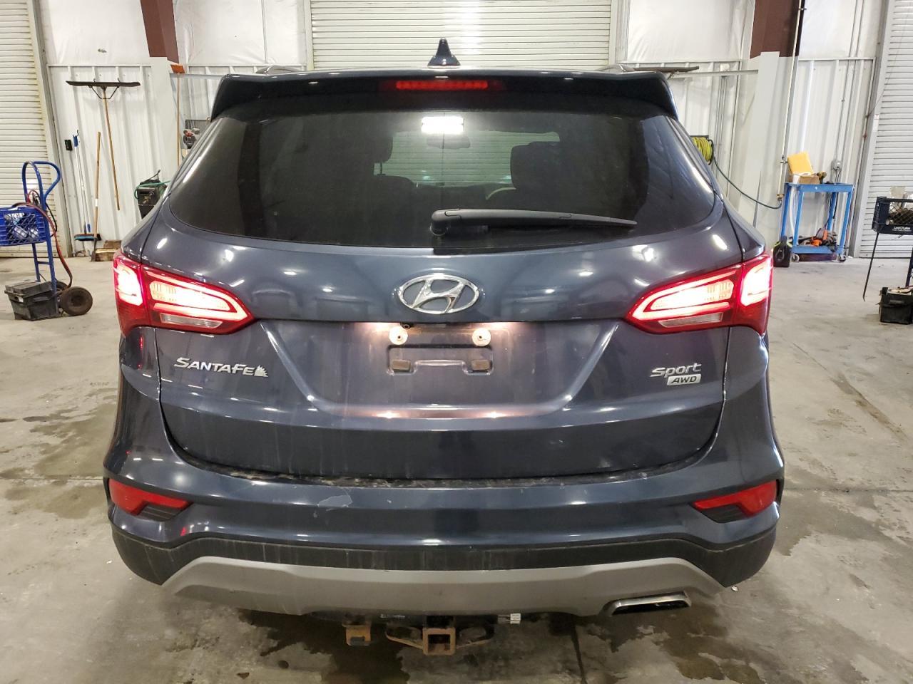 2017 HYUNDAI SANTA FE S - Image 6