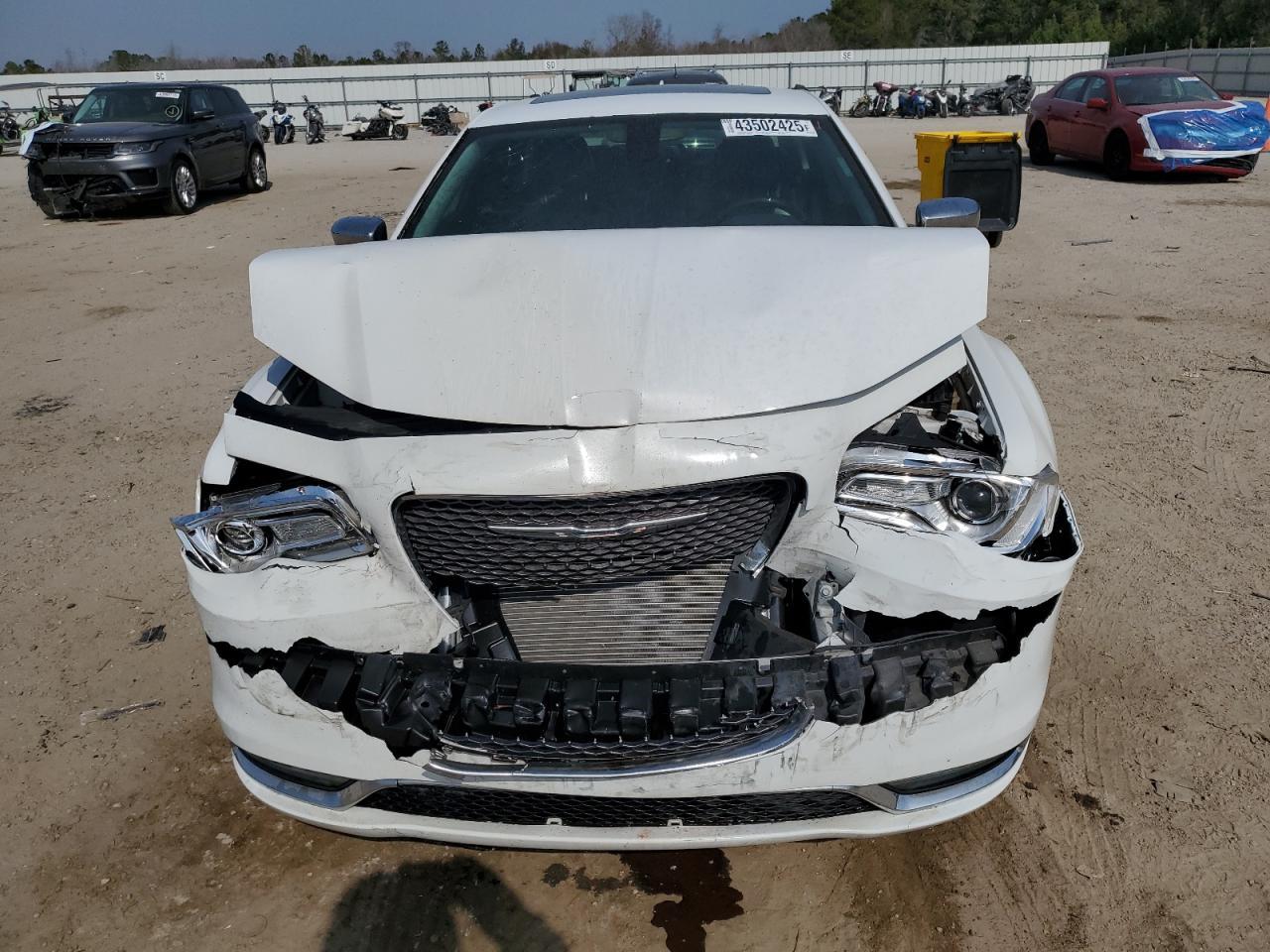 2015 CHRYSLER 300C - Image 5
