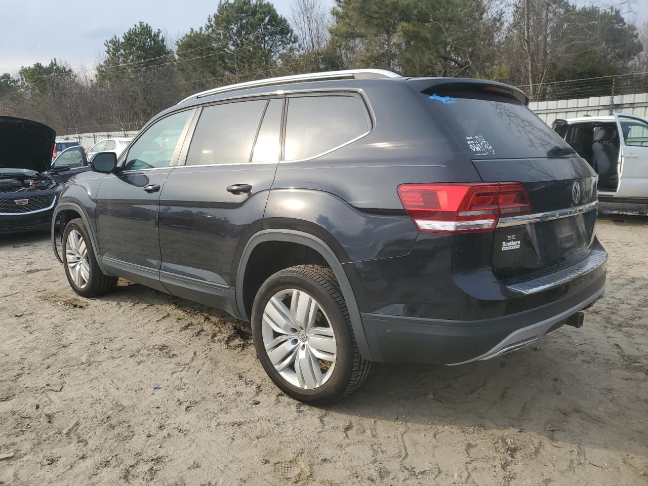 2019 VOLKSWAGEN ATLAS SE - Image 2
