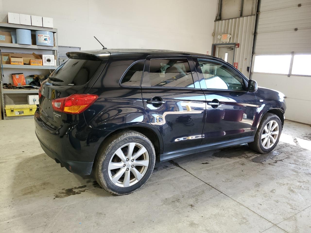 2015 MITSUBISHI OUTLANDER - Фото 3