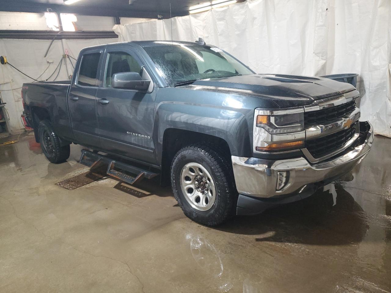 2017 CHEVROLET SILVERADO - Image 4