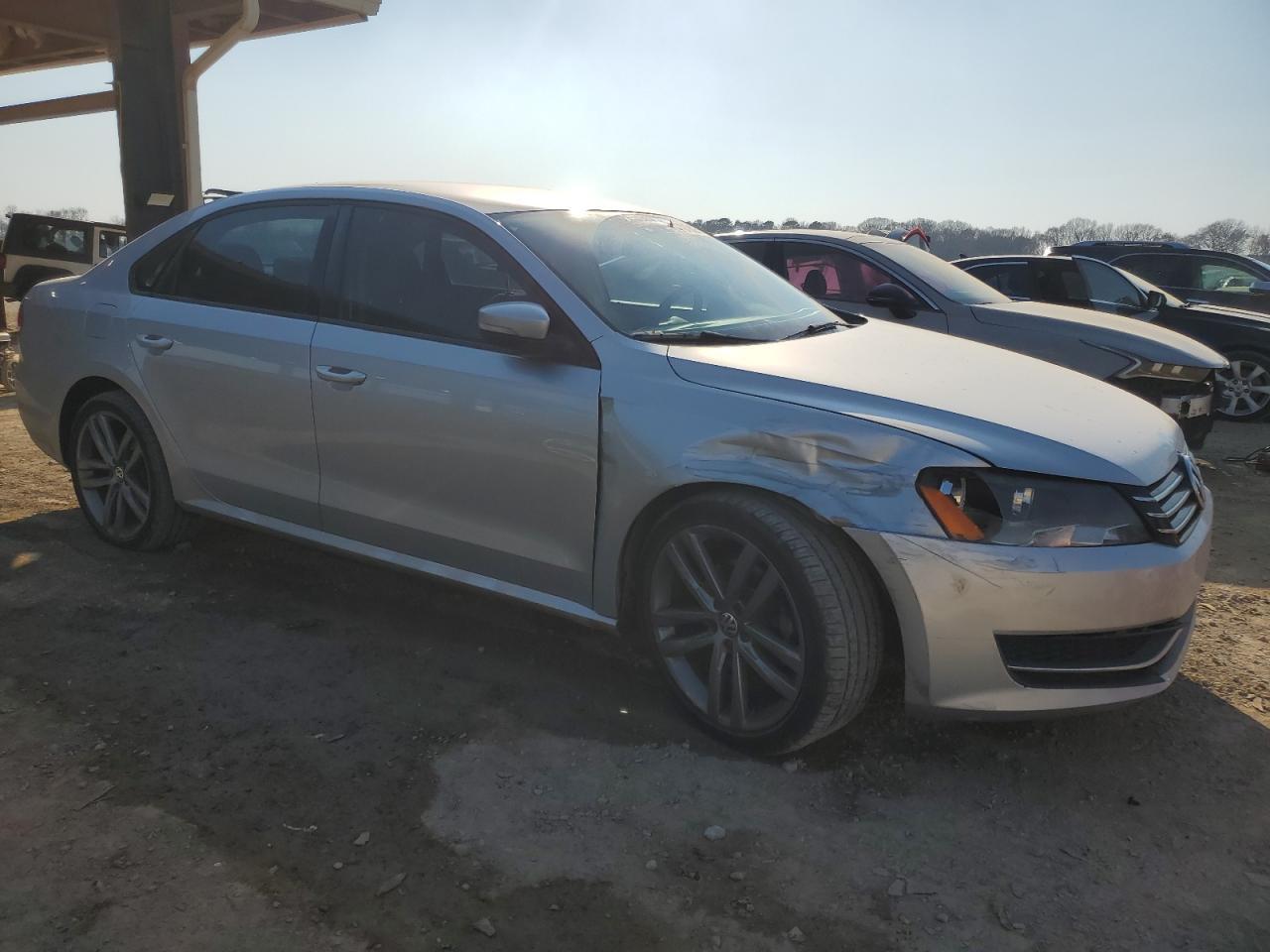 2014 VOLKSWAGEN PASSAT S - Image 4