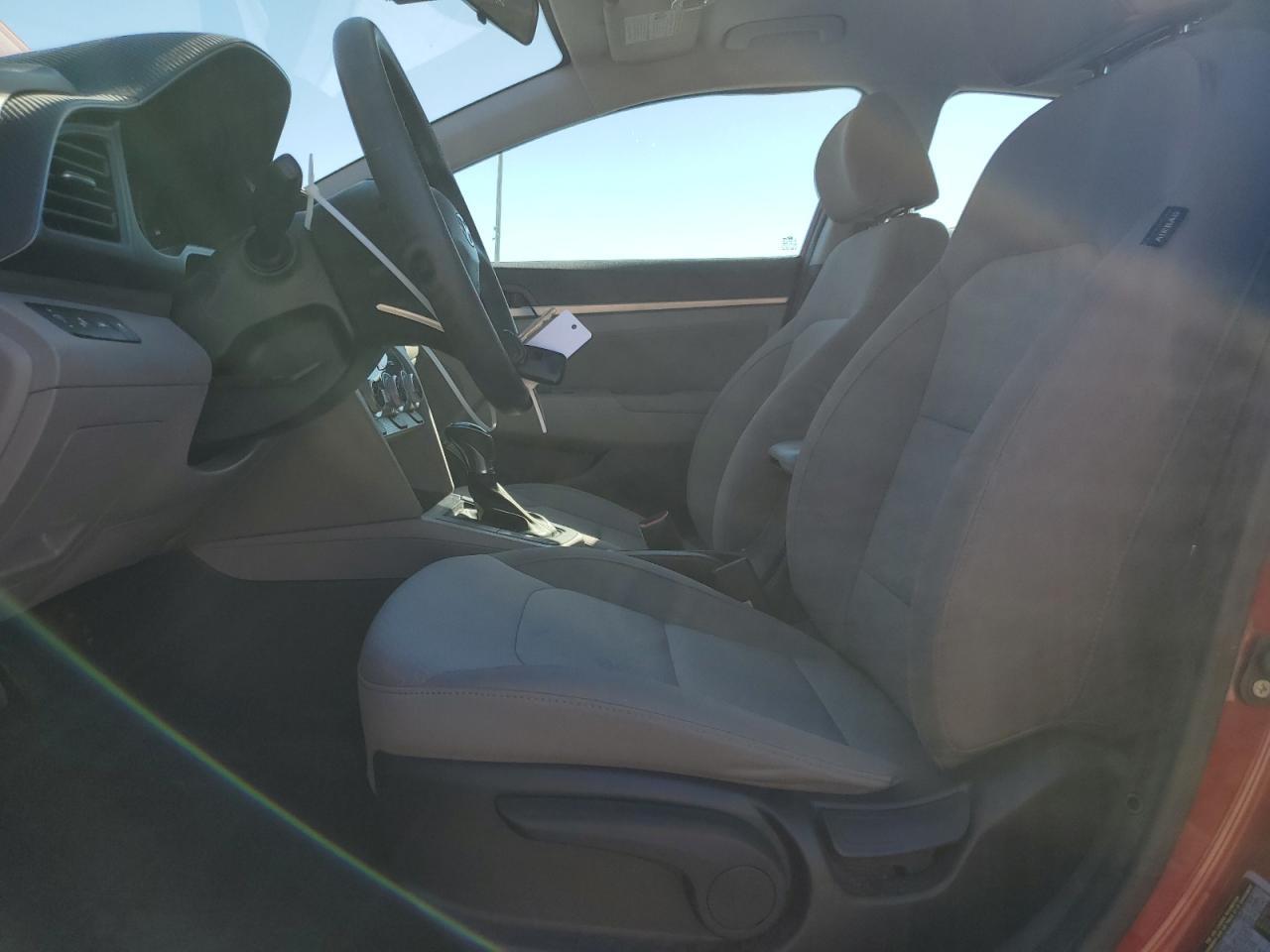 2019 HYUNDAI ELANTRA SE - Фото 7