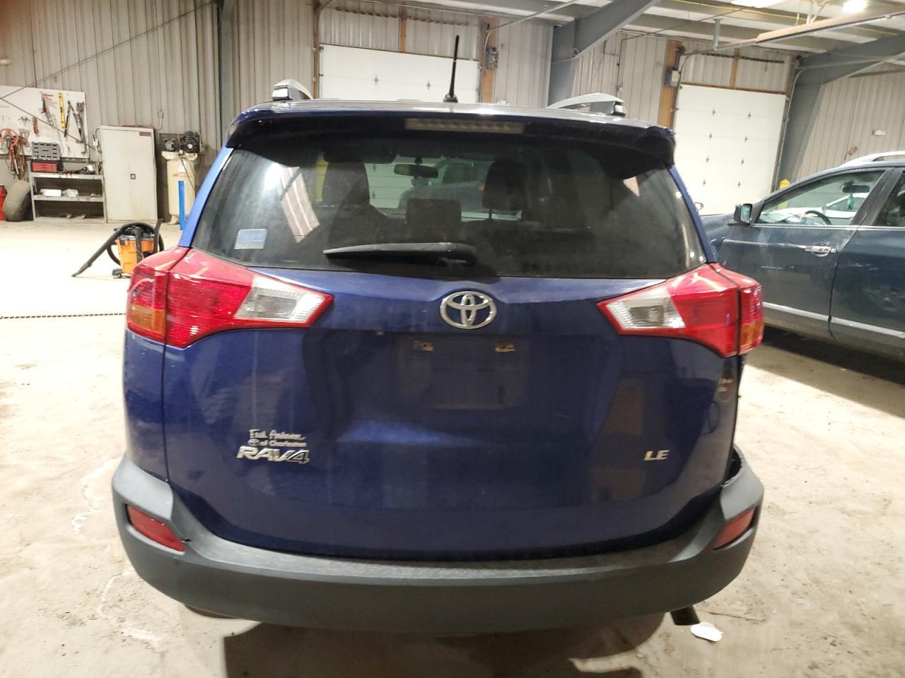 2015 TOYOTA RAV4 LE - Фото 6