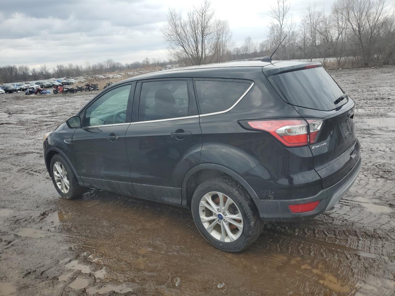 2017 FORD ESCAPE SE - Image 2