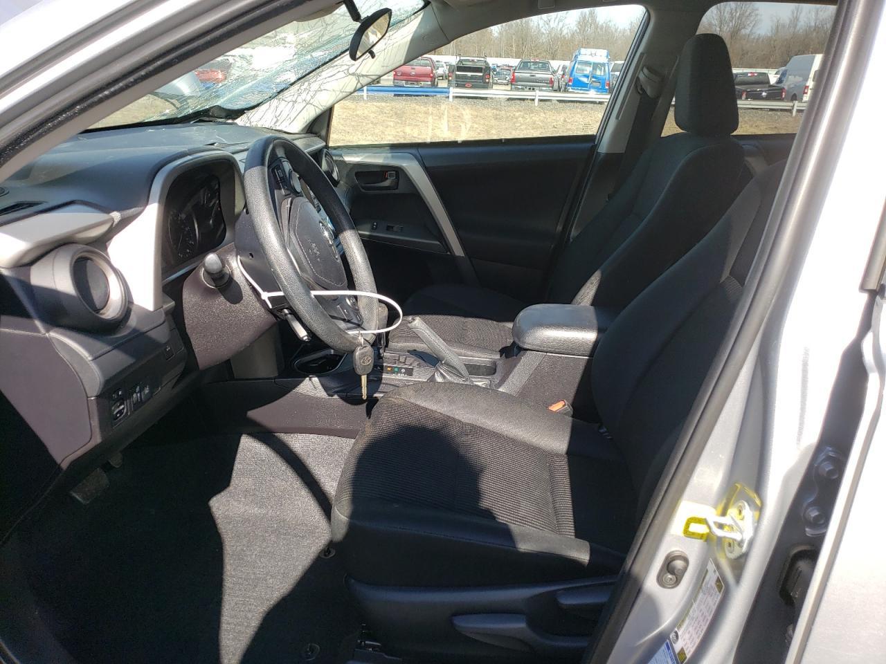 2018 TOYOTA RAV4 LE - Фото 7
