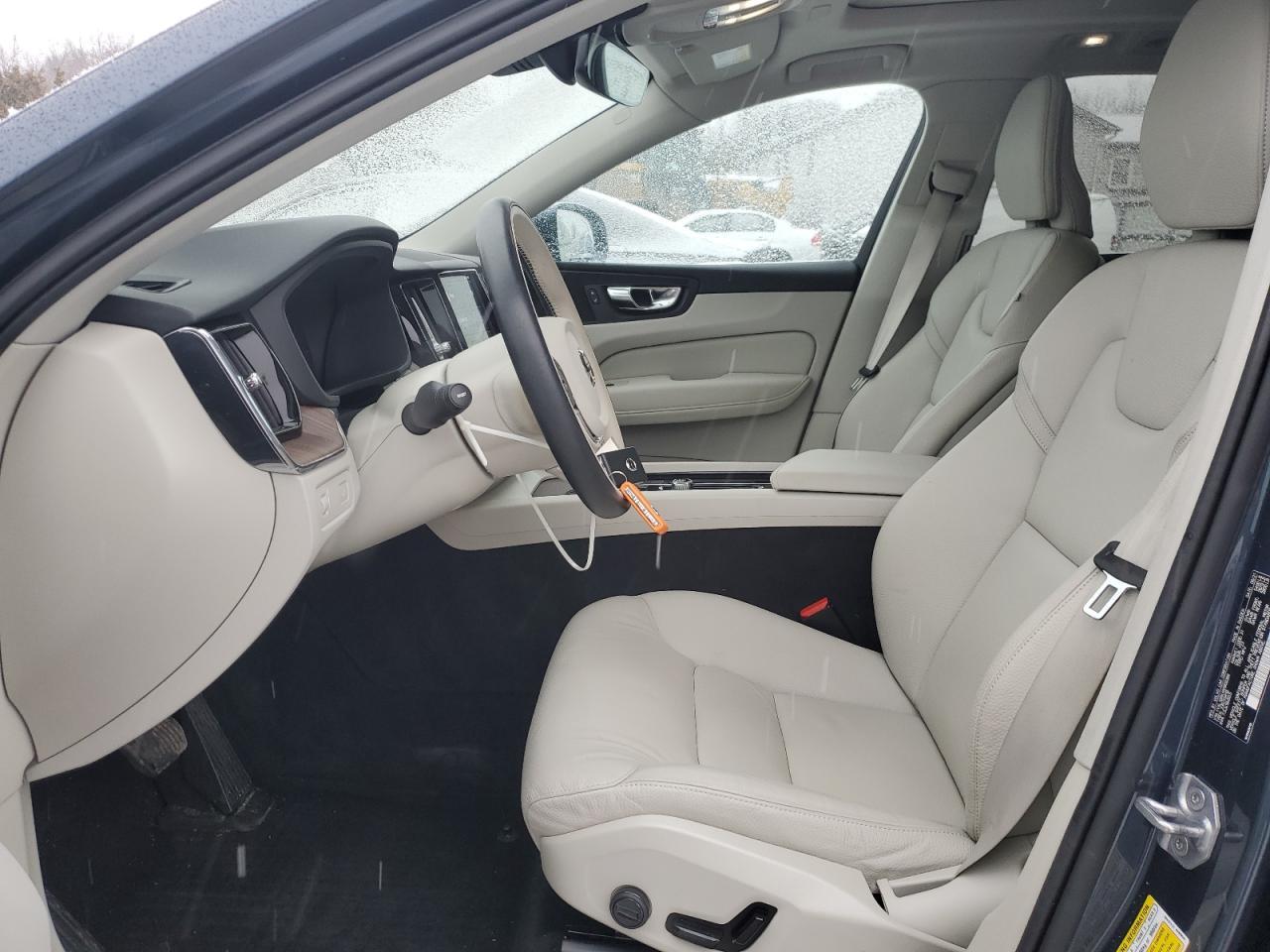 2022 VOLVO XC60 B5 MO - Фото 7
