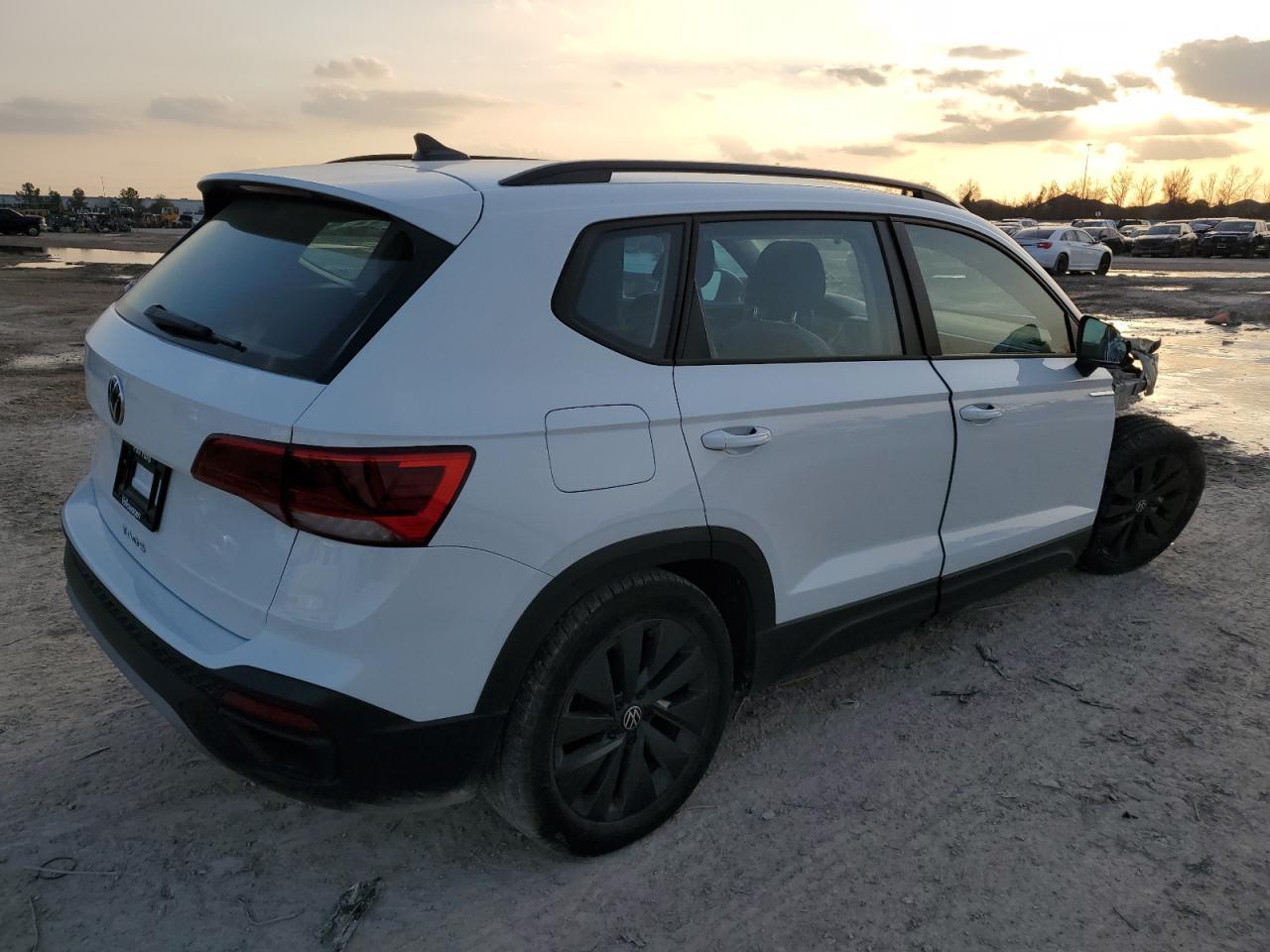2023 VOLKSWAGEN TAOS S - Image 3