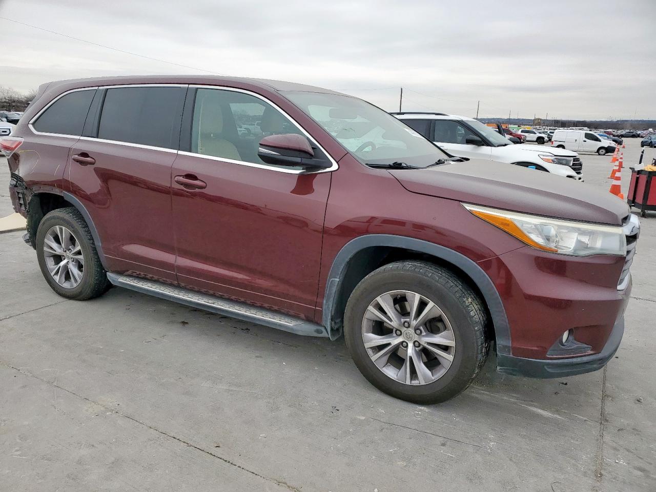2015 TOYOTA HIGHLANDER - Image 4