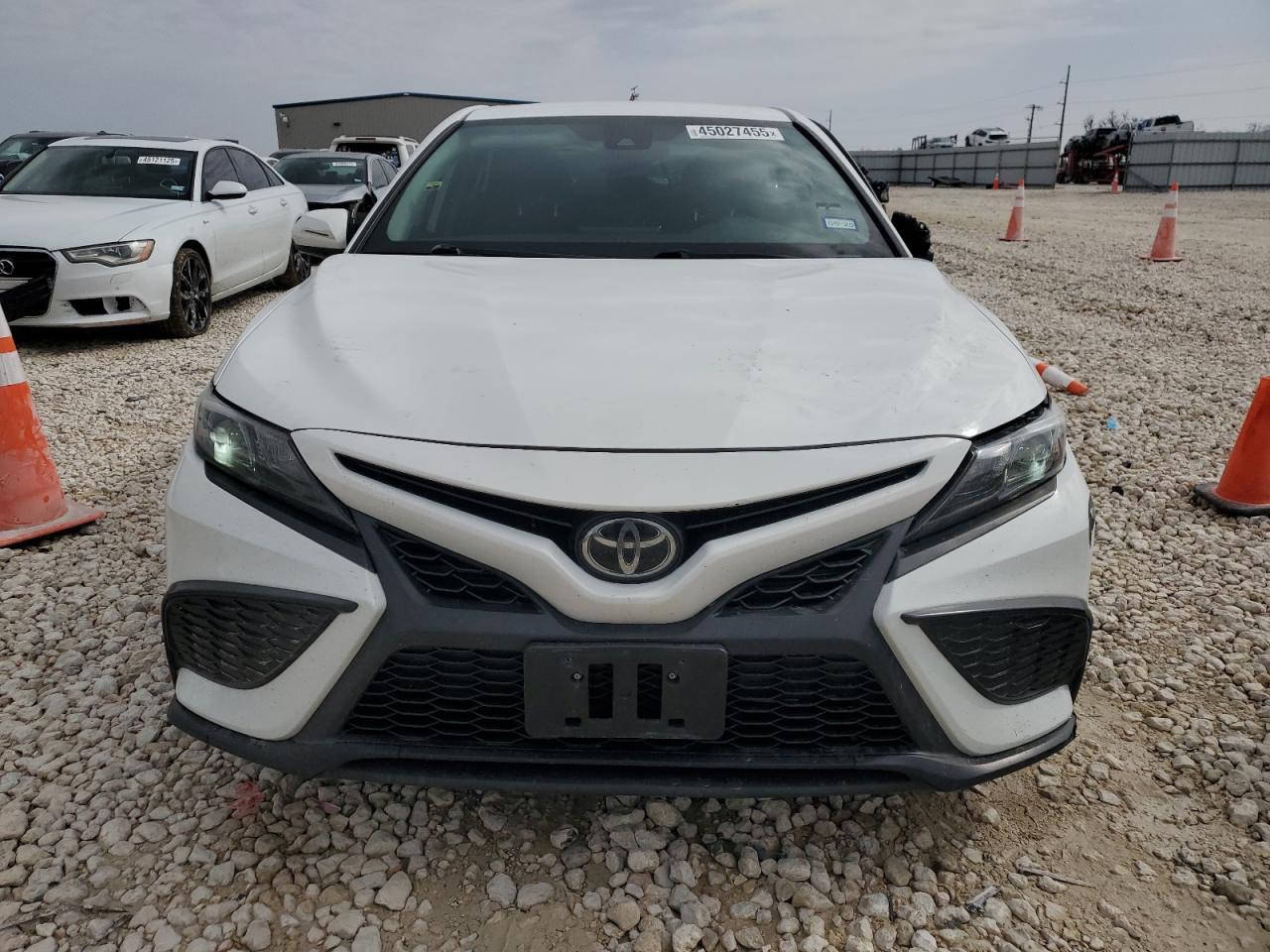 2021 TOYOTA CAMRY SE - Фото 5