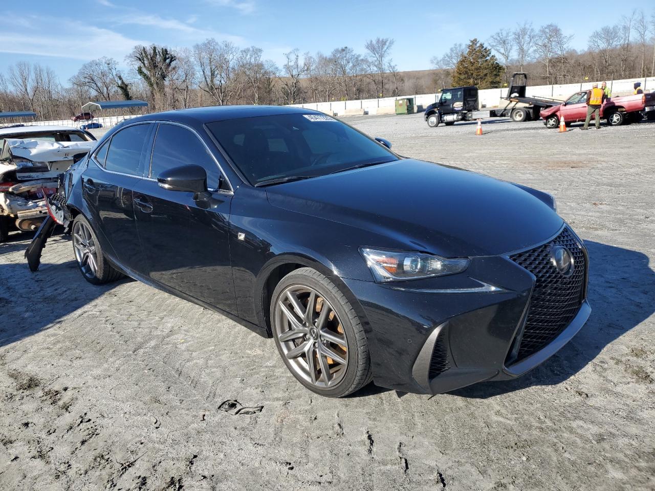 2018 LEXUS IS 300 - Image 4