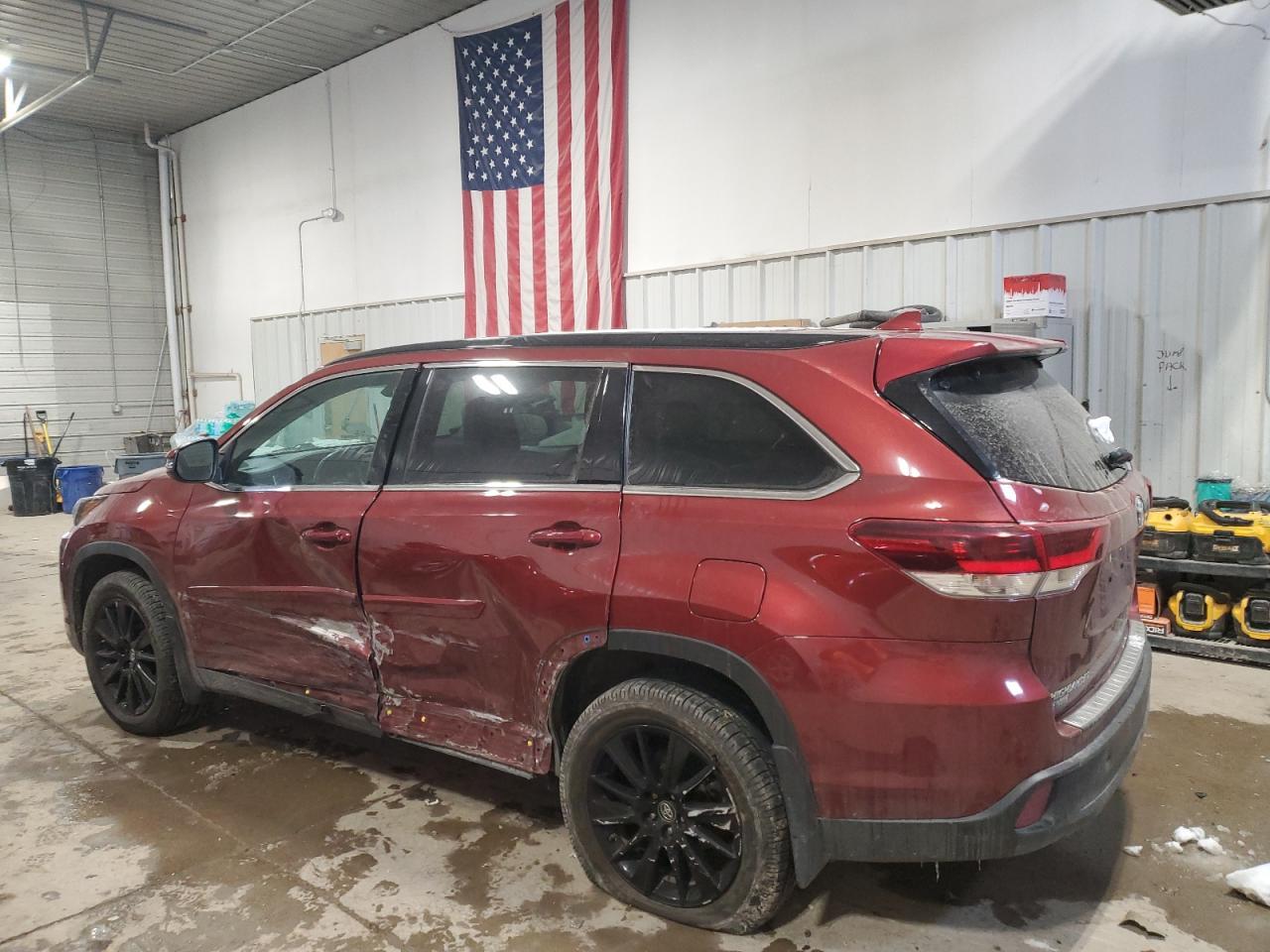 2019 TOYOTA HIGHLANDER - Фото 2