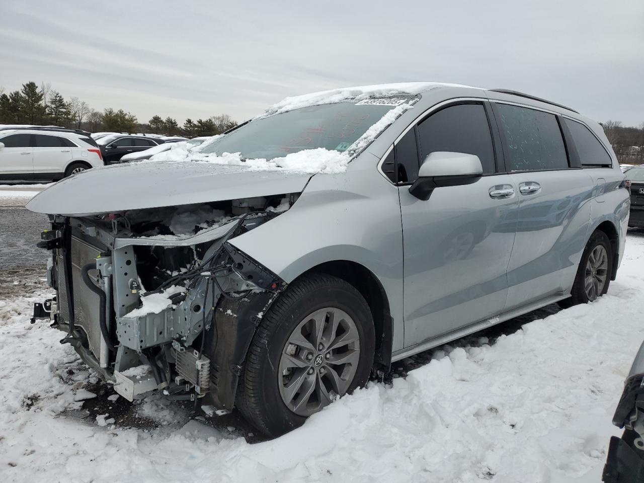 2023 TOYOTA SIENNA XLE
