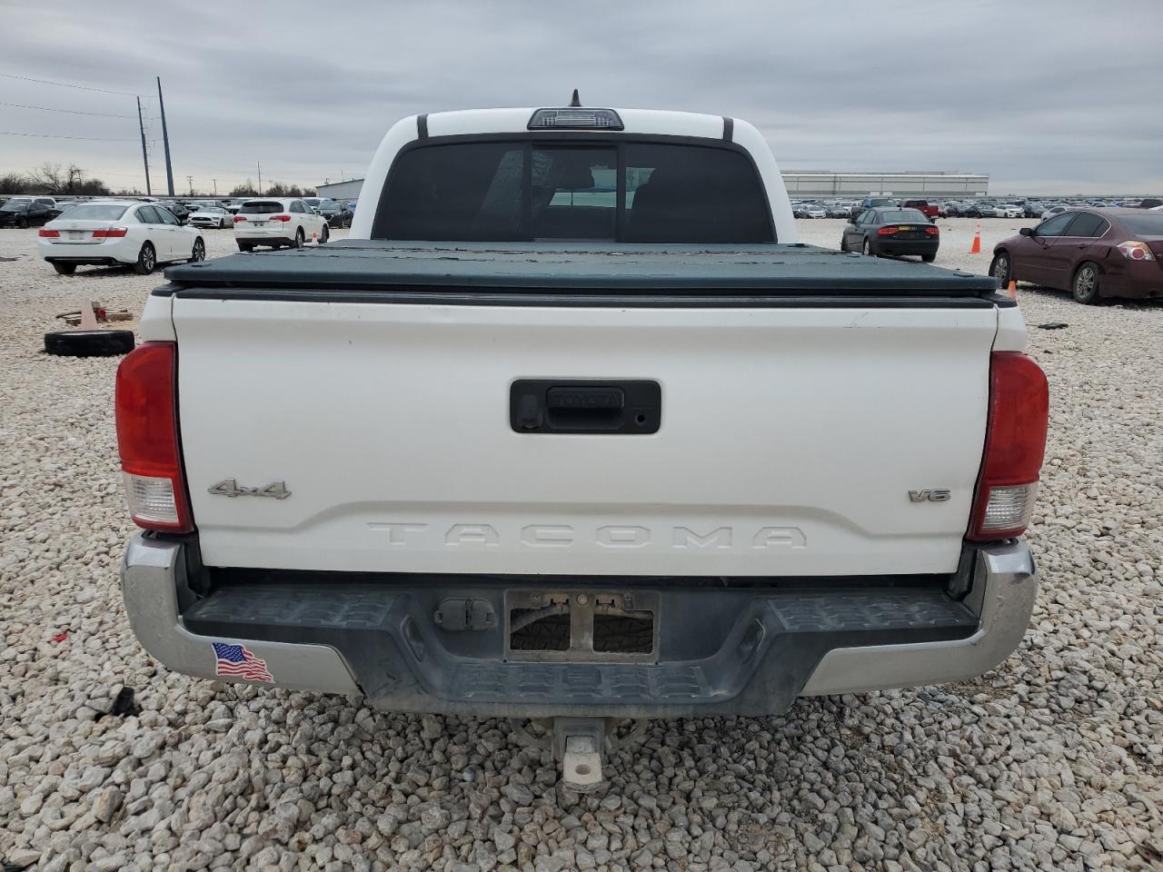 2017 TOYOTA TACOMA DOU - Фото 6