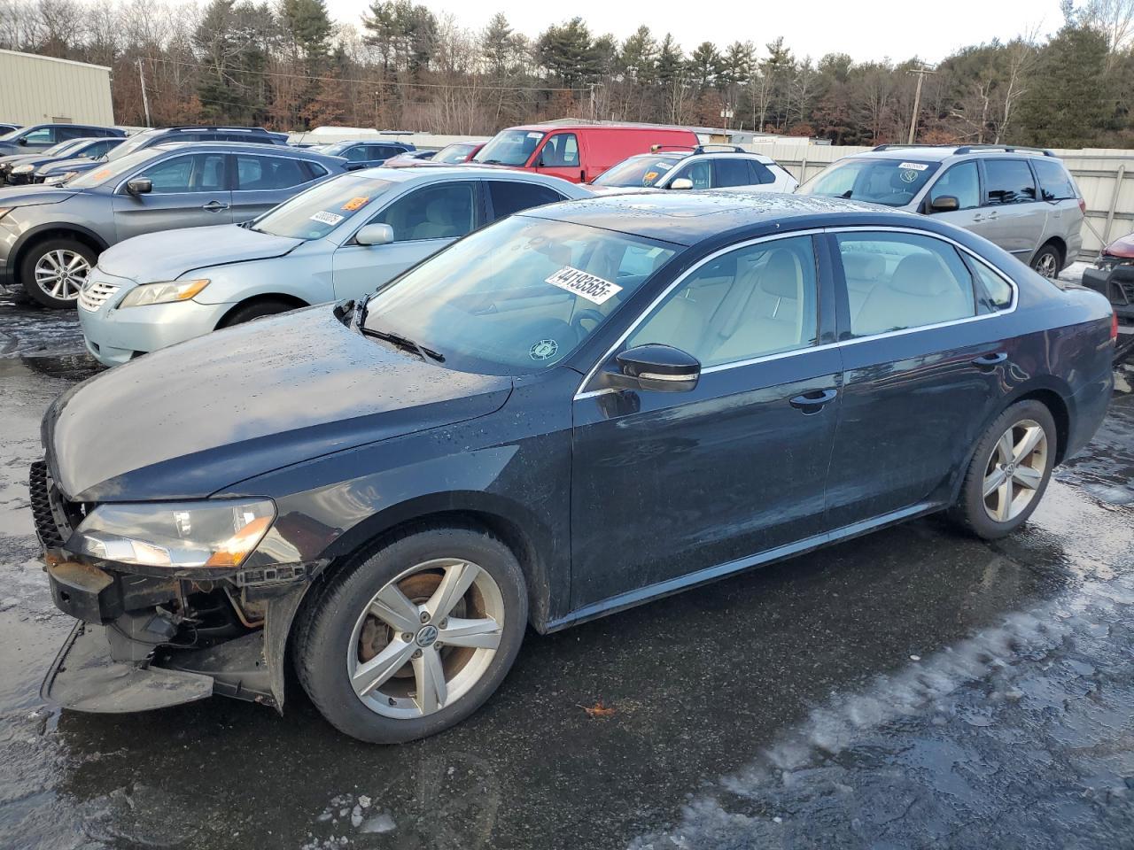 2013 VOLKSWAGEN PASSAT SE