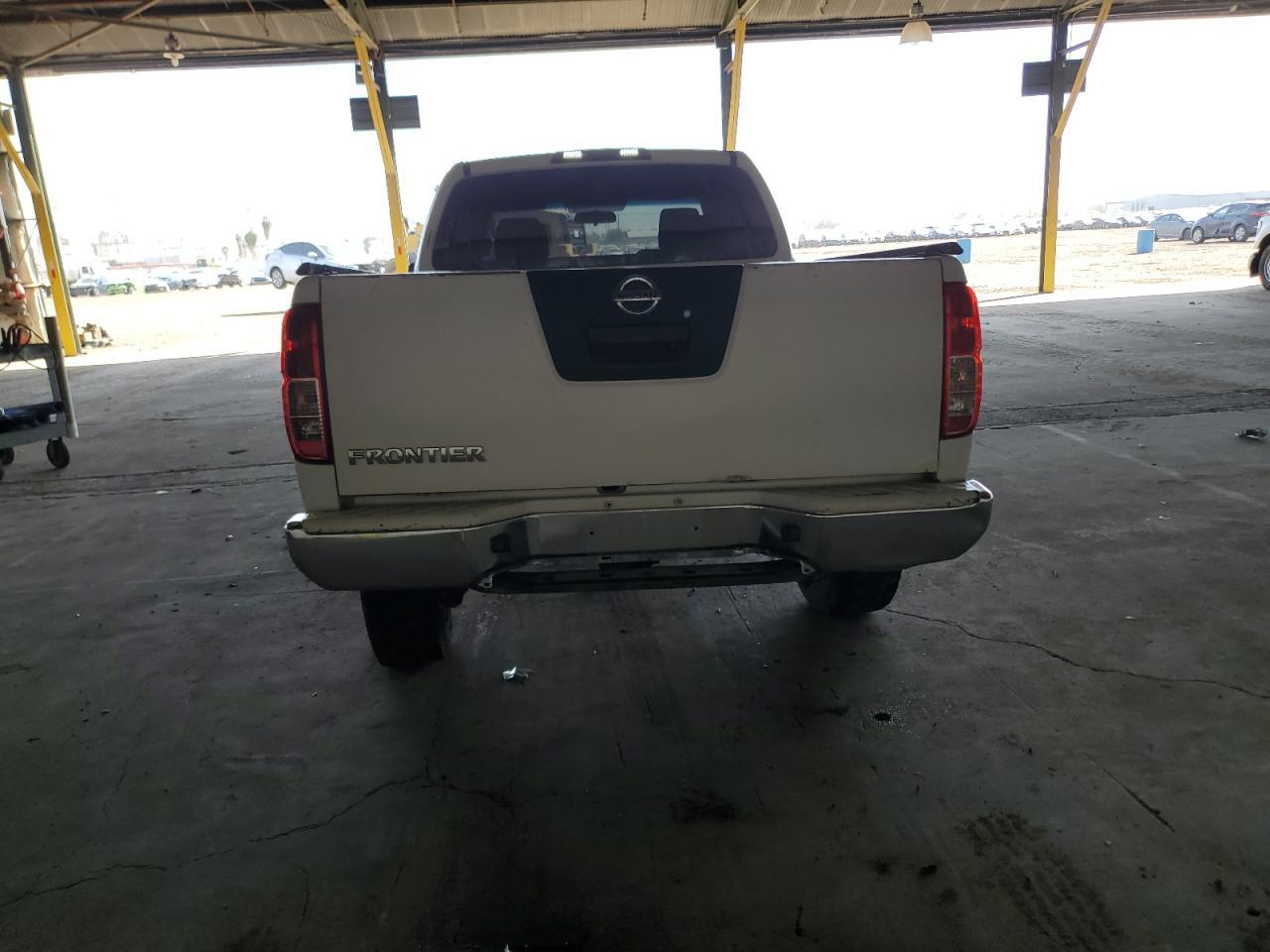 2012 NISSAN FRONTIER S - Фото 6