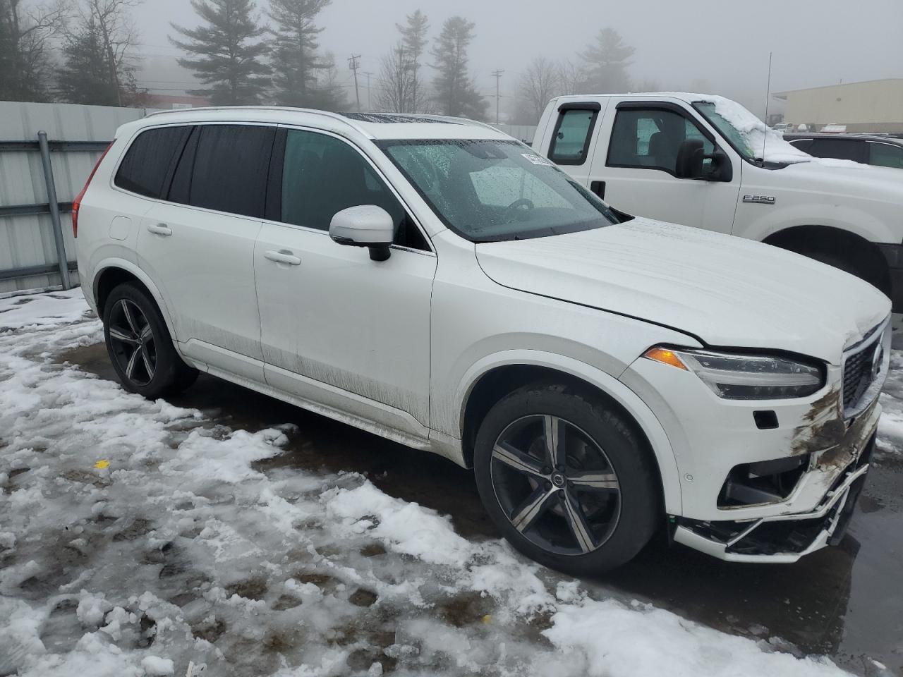 2016 VOLVO XC90 T6 - Фото 4