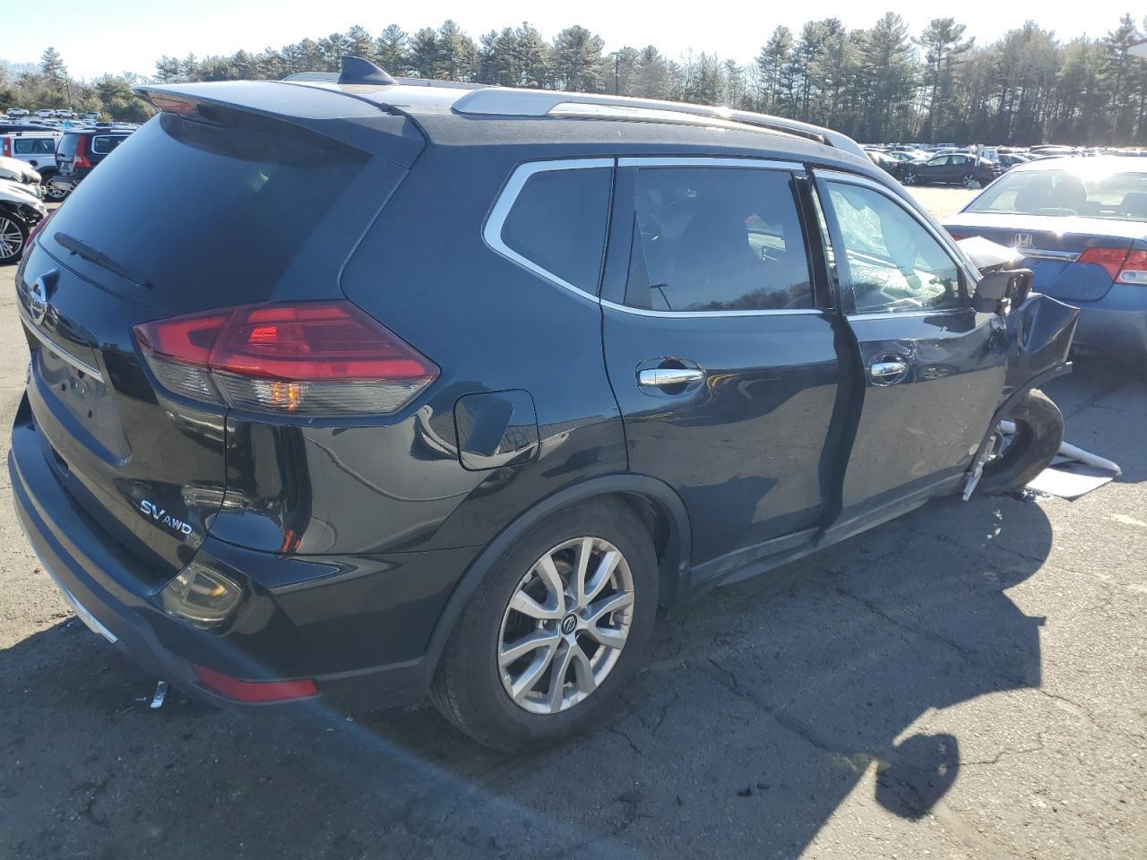 2017 NISSAN ROGUE SV - Image 3