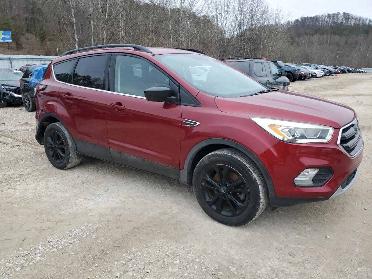 2017 FORD ESCAPE SE - Image 4