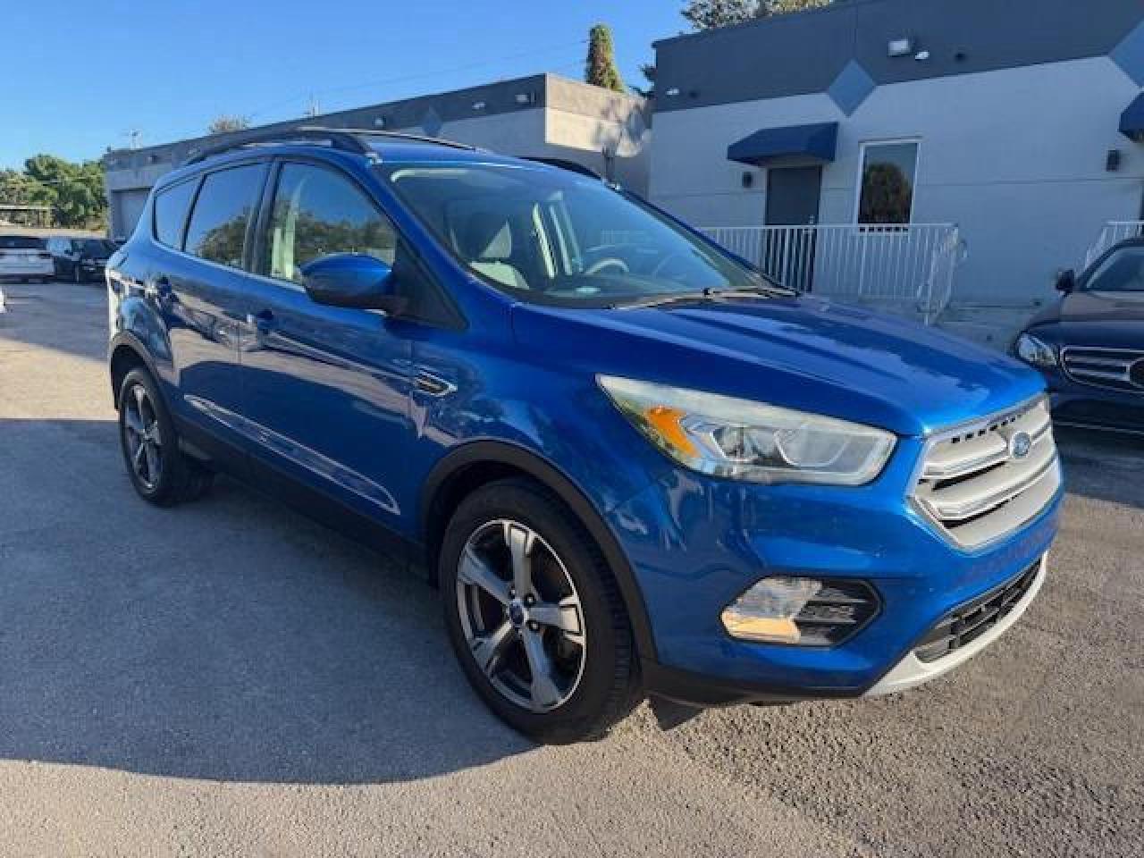 2017 FORD ESCAPE SE - Image 4