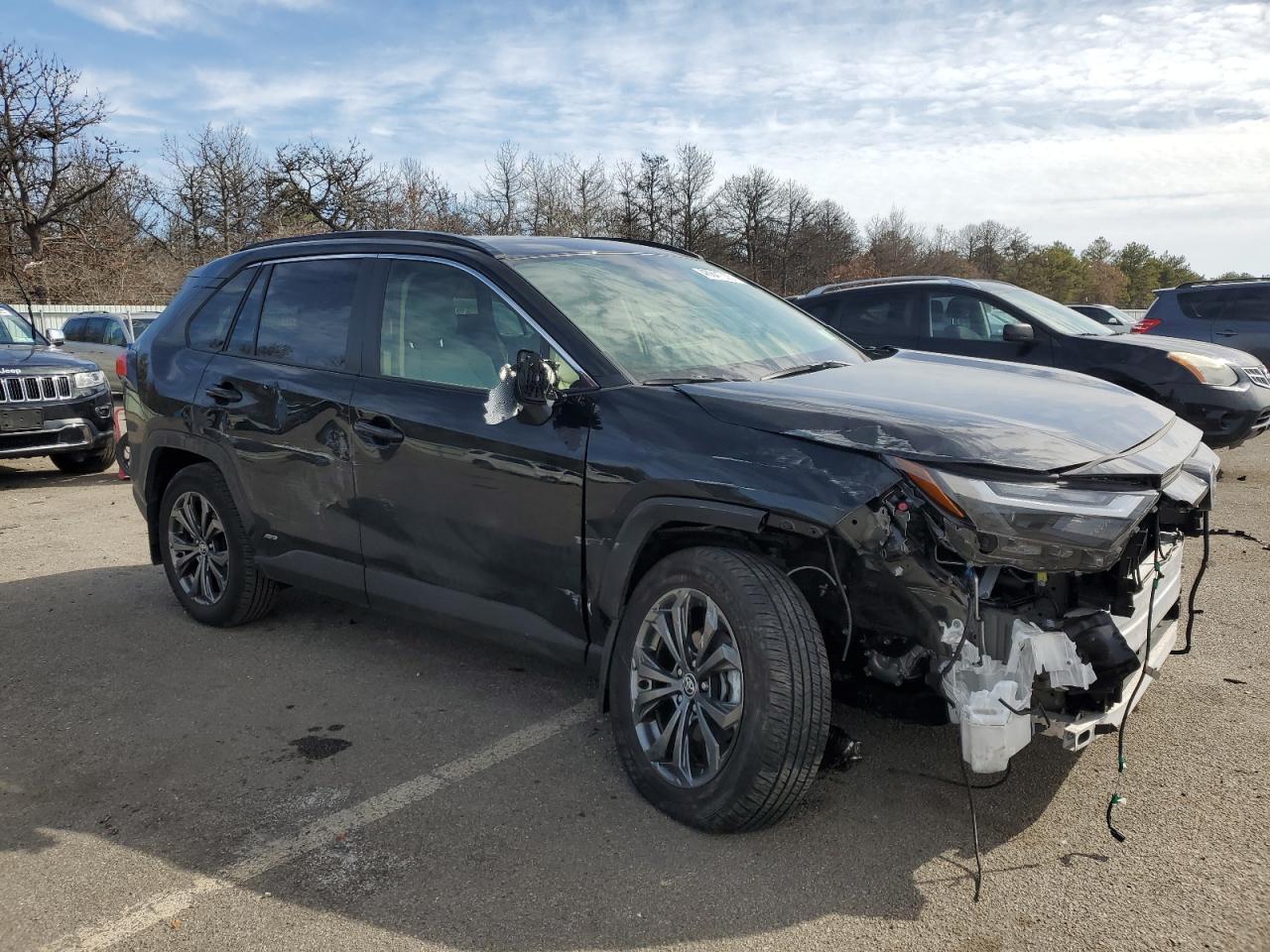 2024 TOYOTA RAV4 XLE P - Фото 4