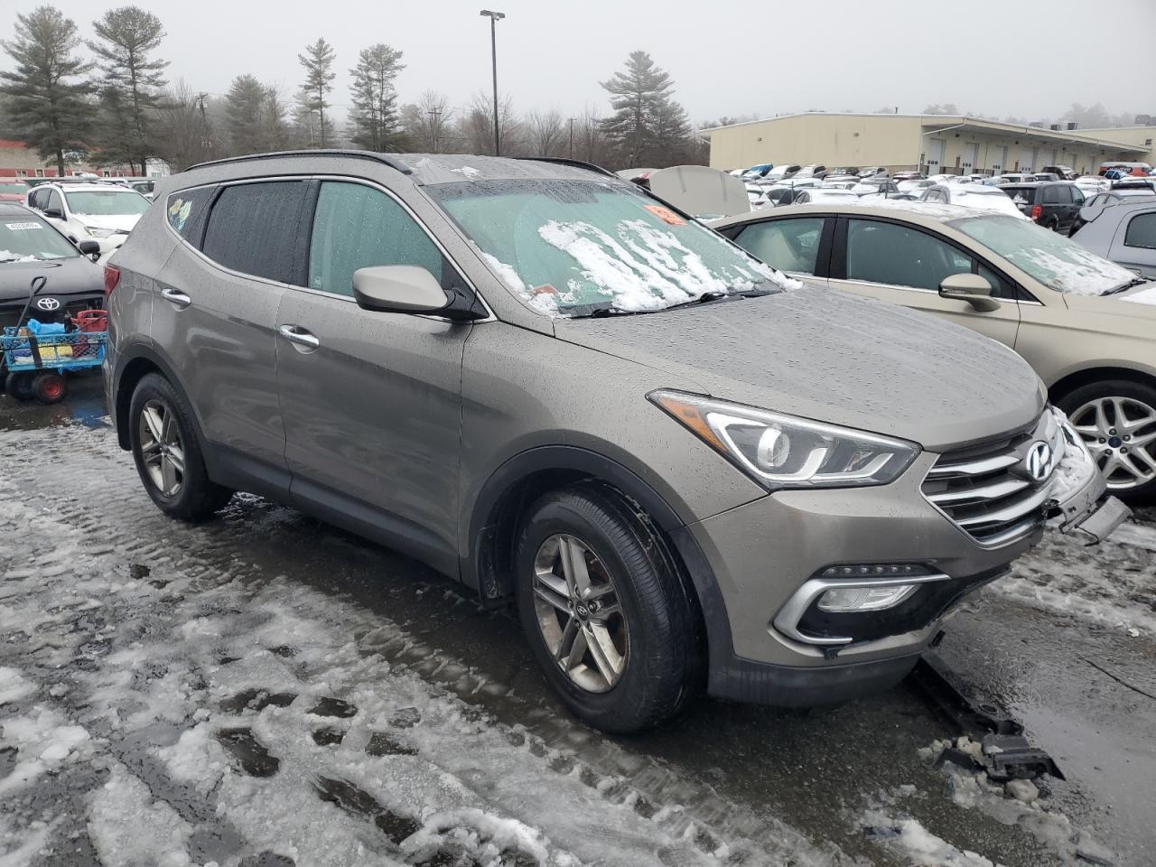 2017 HYUNDAI SANTA FE S - Image 4