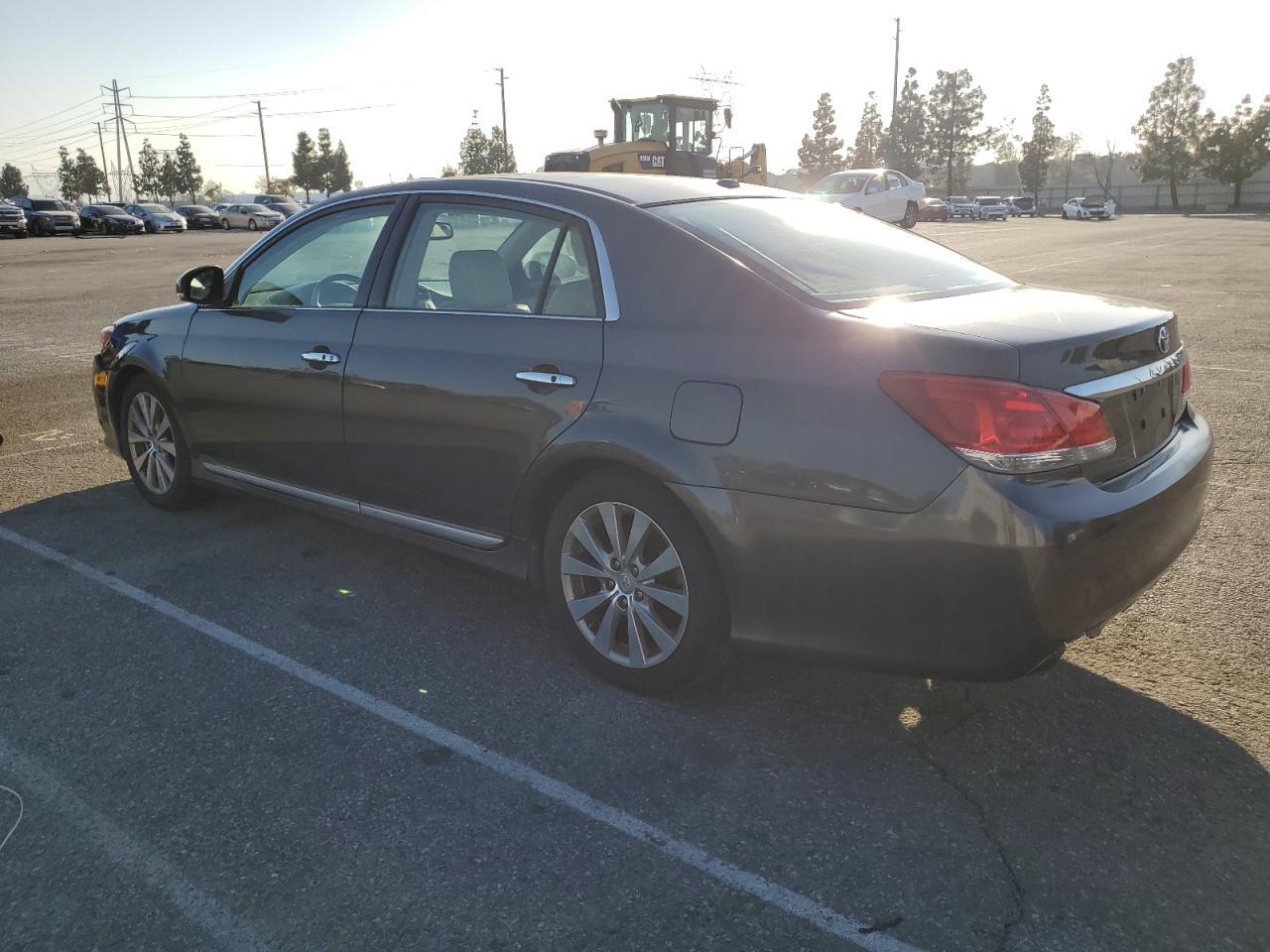 2011 TOYOTA AVALON BAS - Image 2
