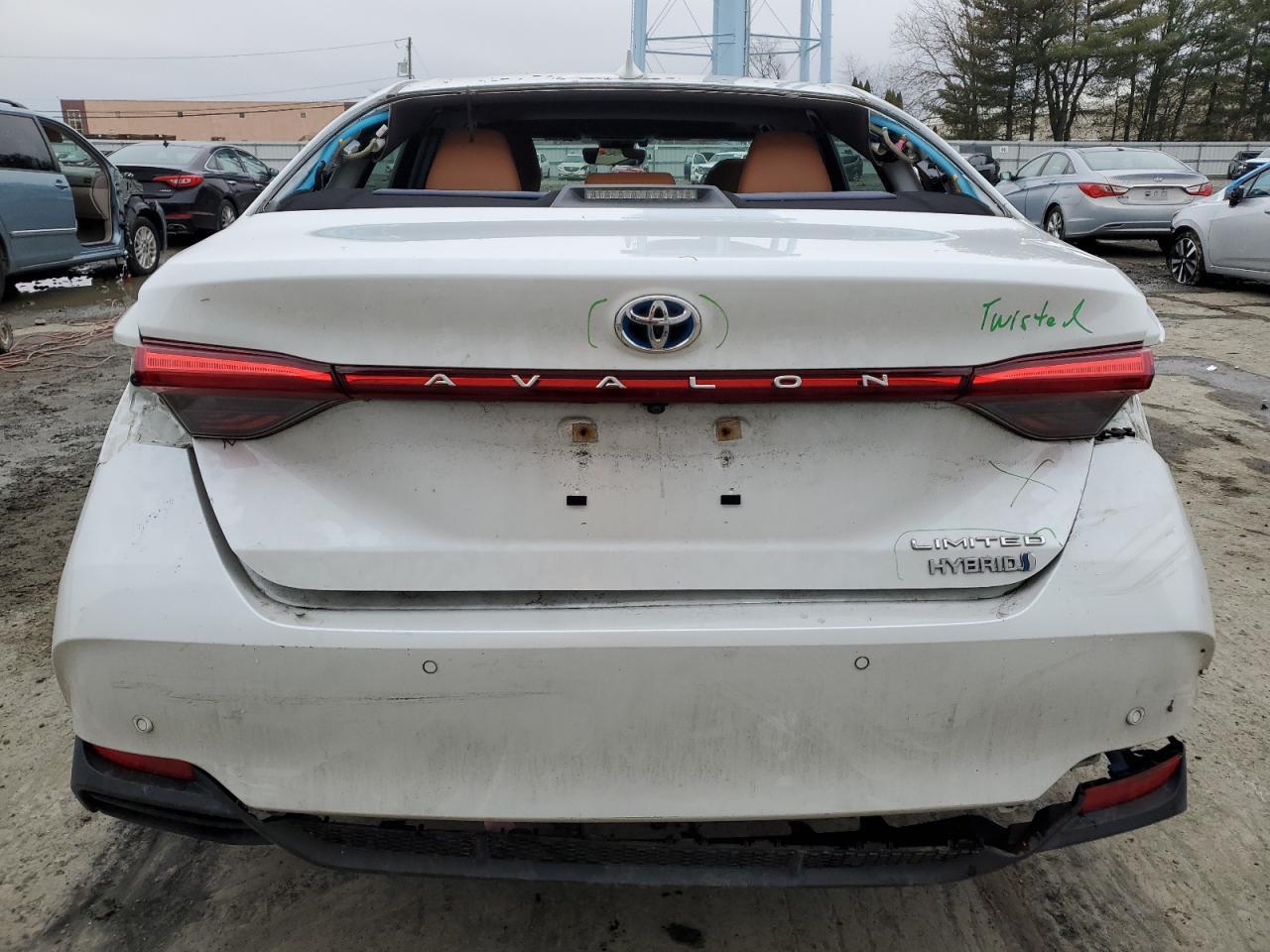 2019 TOYOTA AVALON XLE - Image 6