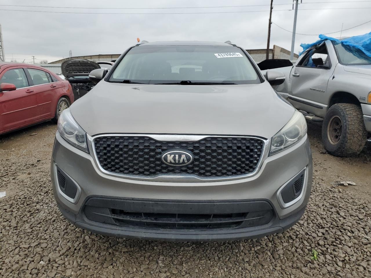 2017 KIA SORENTO LX - Image 5