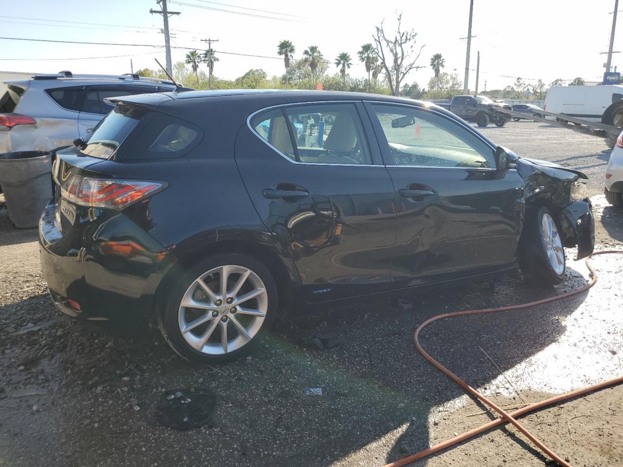 2011 LEXUS CT 200 - Фото 3