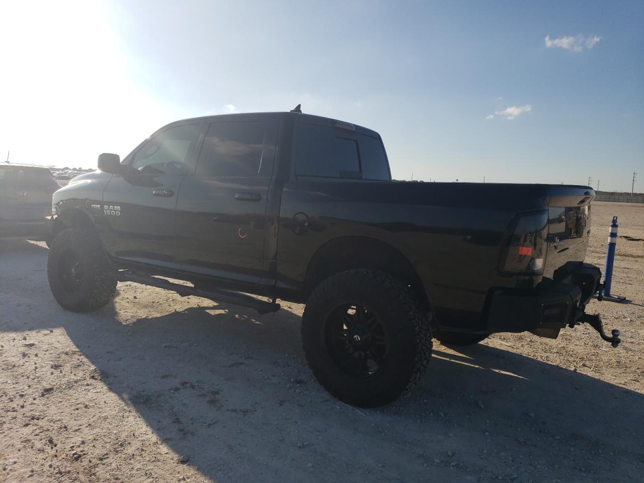 2015 RAM 1500 SLT - Image 2