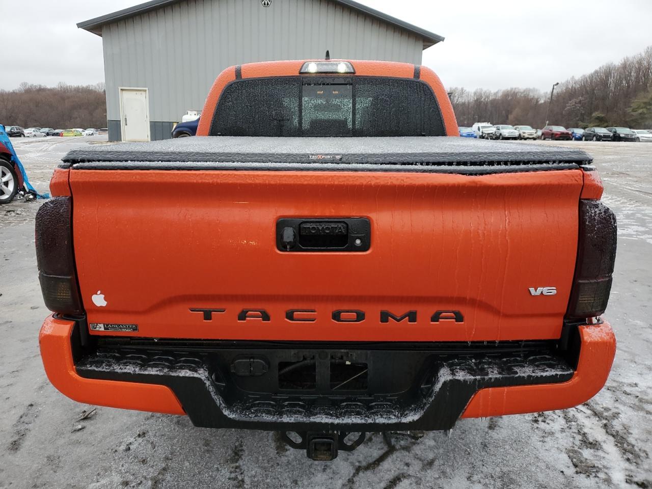 2017 TOYOTA TACOMA DOU - Фото 6