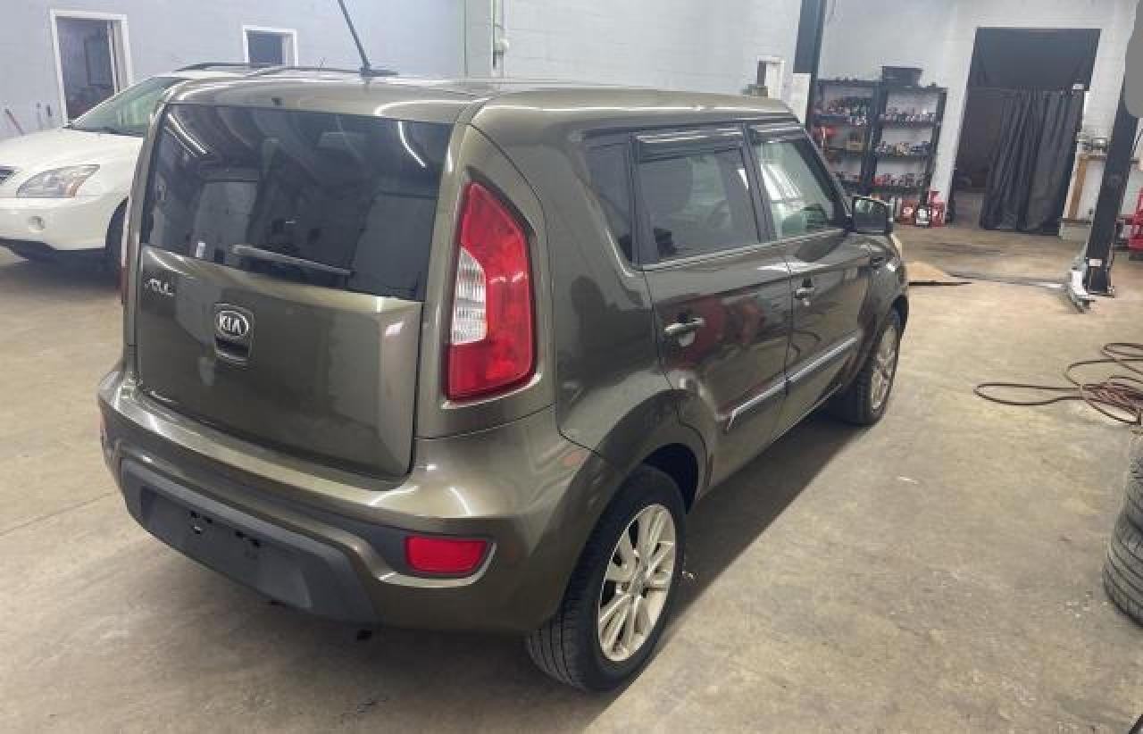 2013 KIA SOUL + - Image 4
