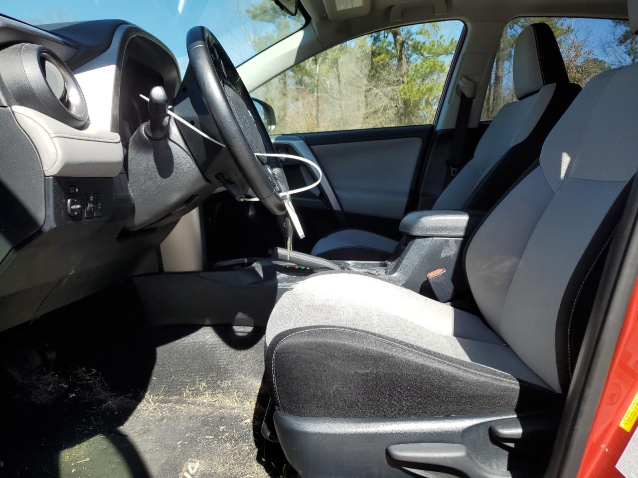 2017 TOYOTA RAV4 XLE - Image 7