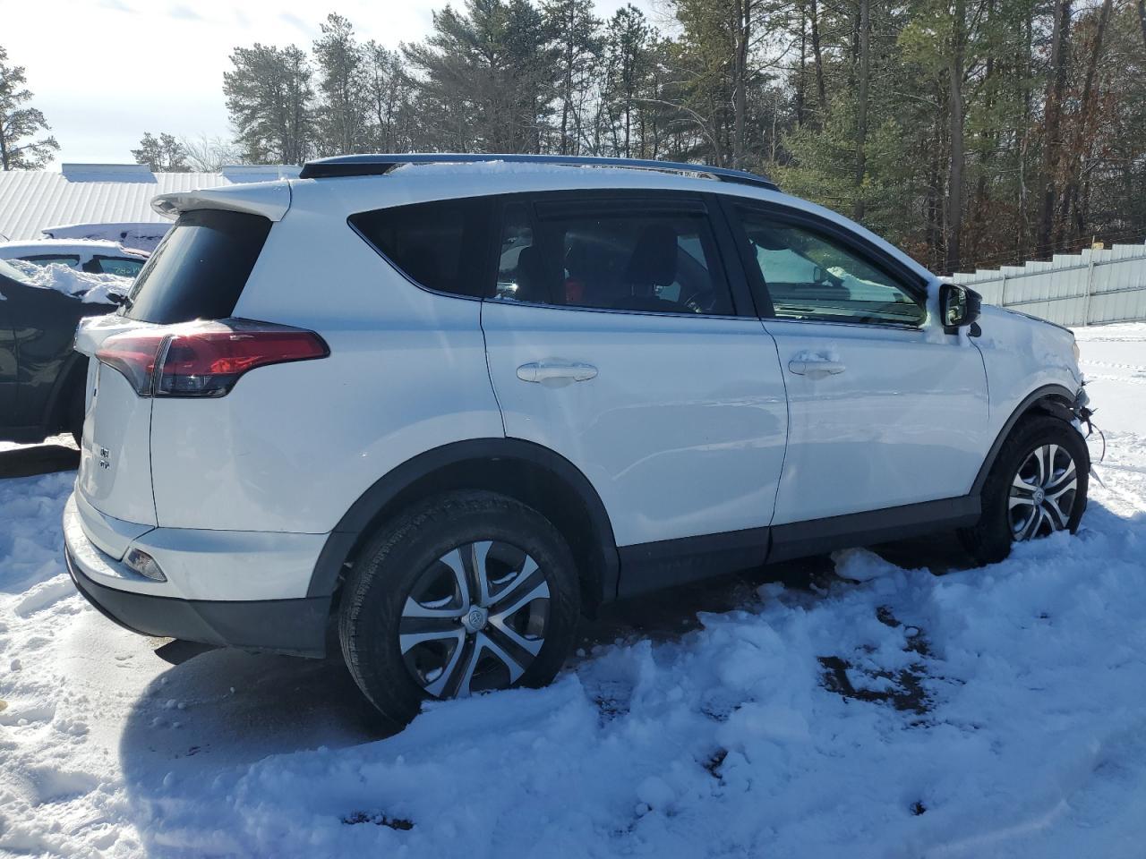 2018 TOYOTA RAV4 LE - Image 3