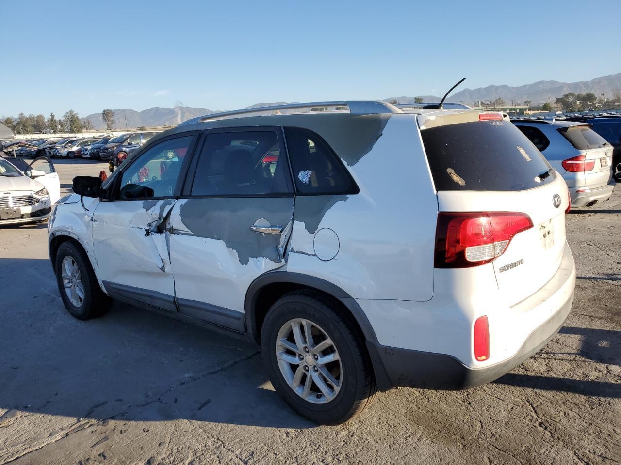 2014 KIA SORENTO LX - Image 2