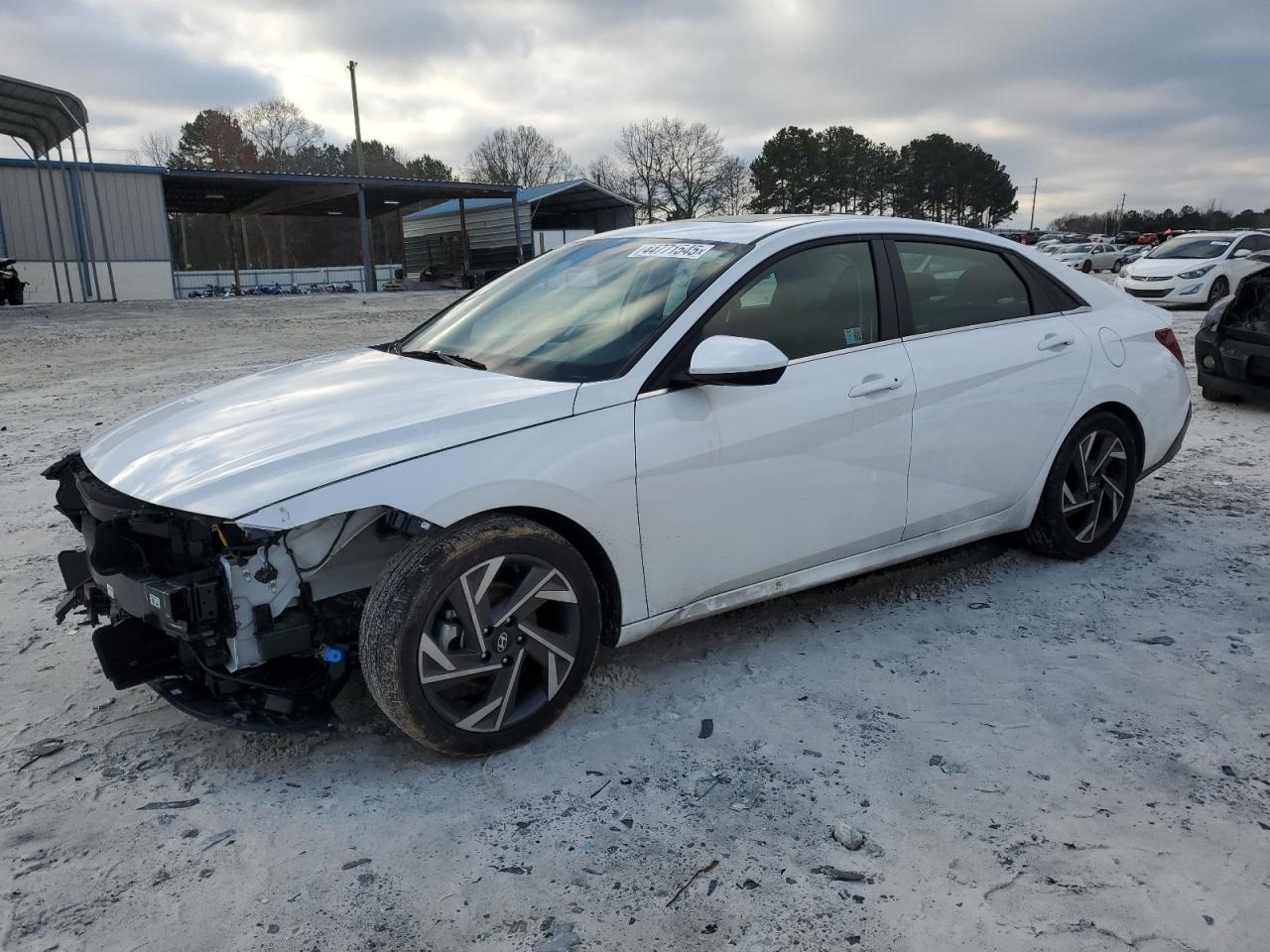 2024 HYUNDAI ELANTRA SE