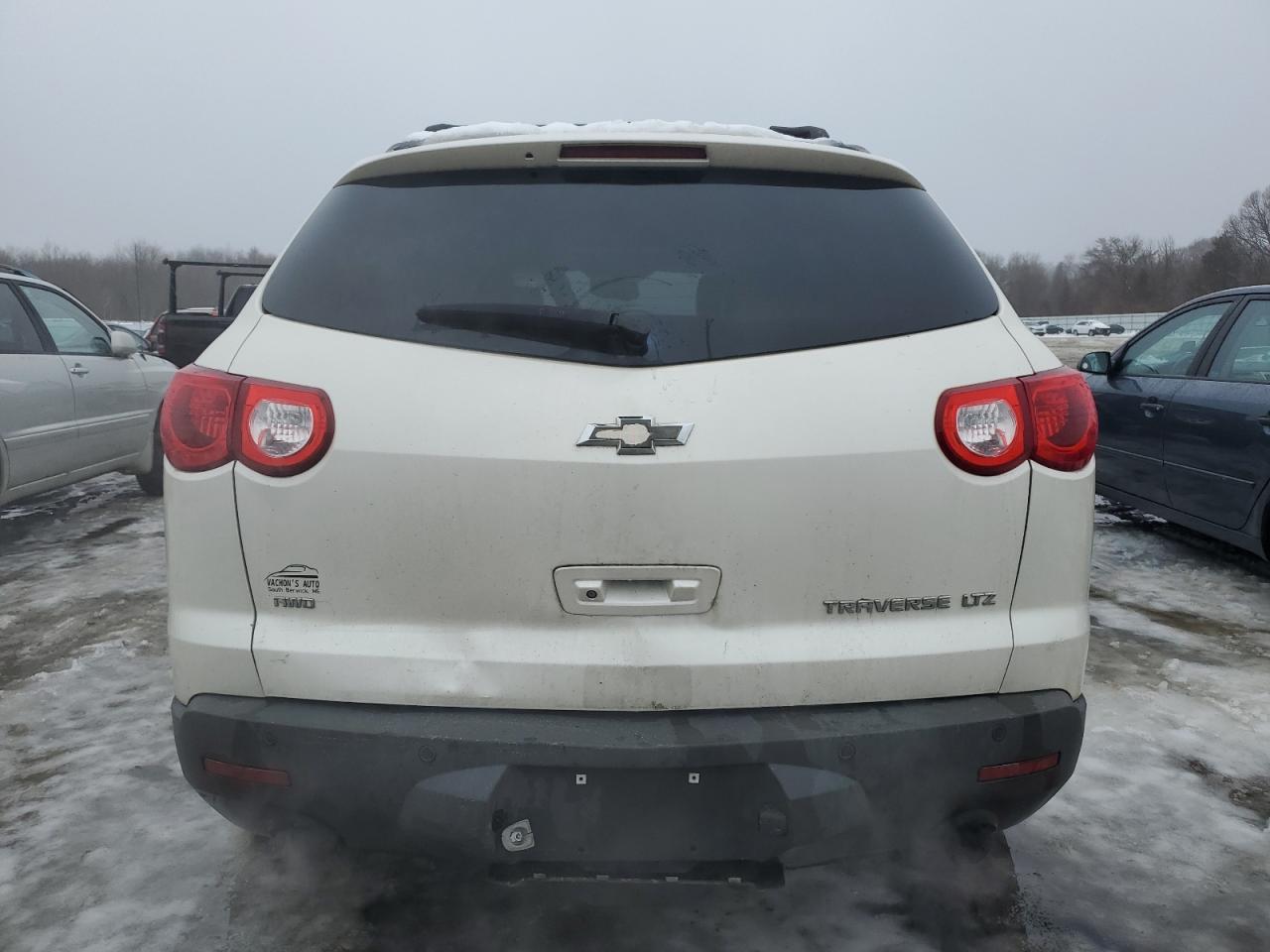 2012 CHEVROLET TRAVERSE L - Фото 6