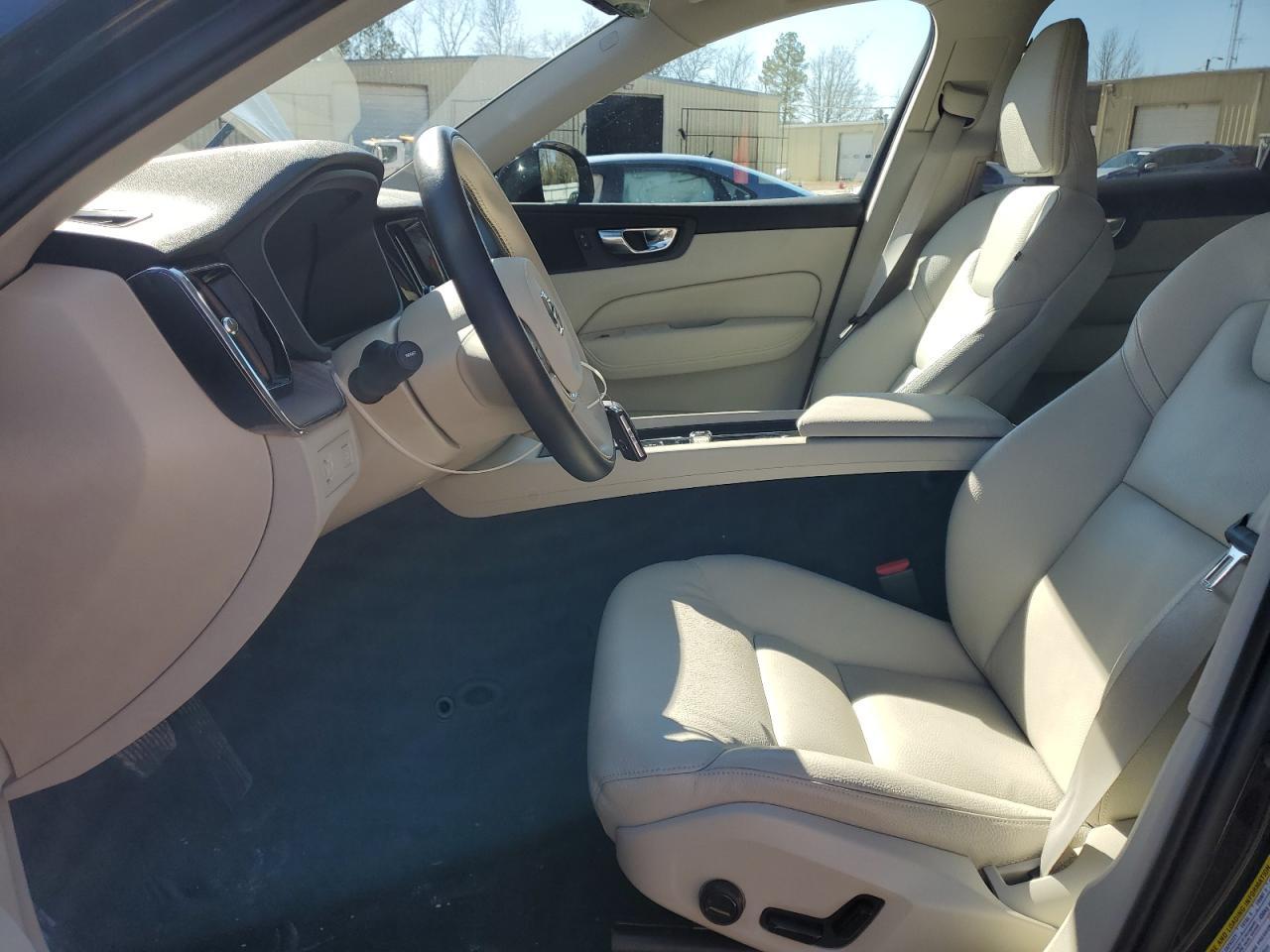 2022 VOLVO XC60 B5 MO - Фото 7
