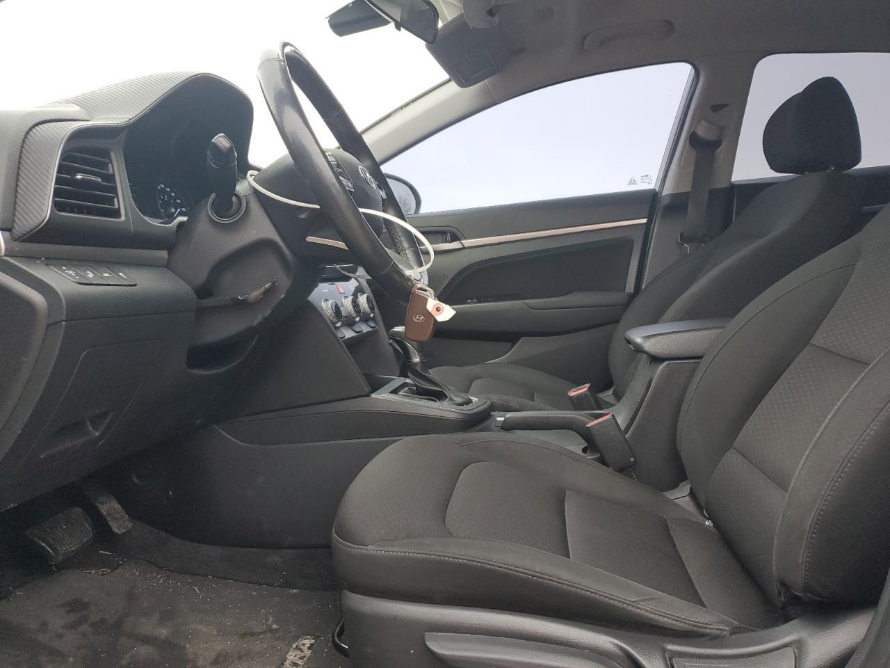 2019 HYUNDAI ELANTRA SE - Фото 7