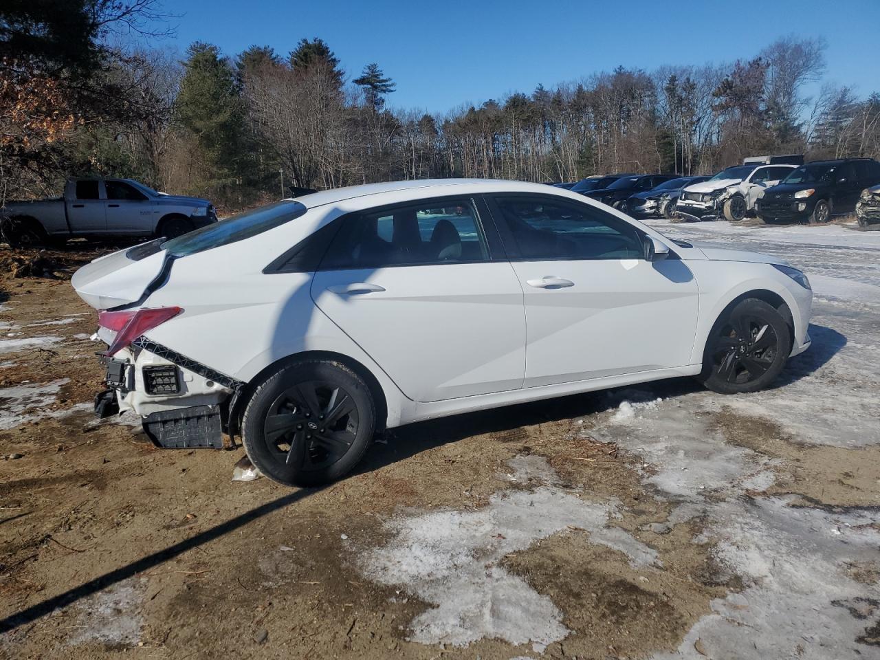 2023 HYUNDAI ELANTRA SE - Фото 3