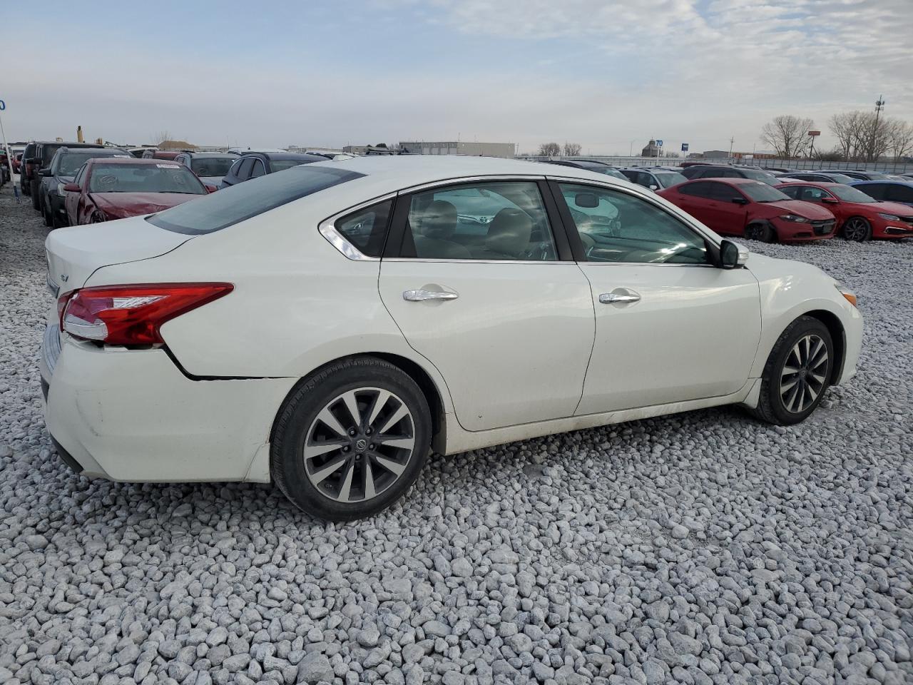 2016 NISSAN ALTIMA 2.5 - Фото 3