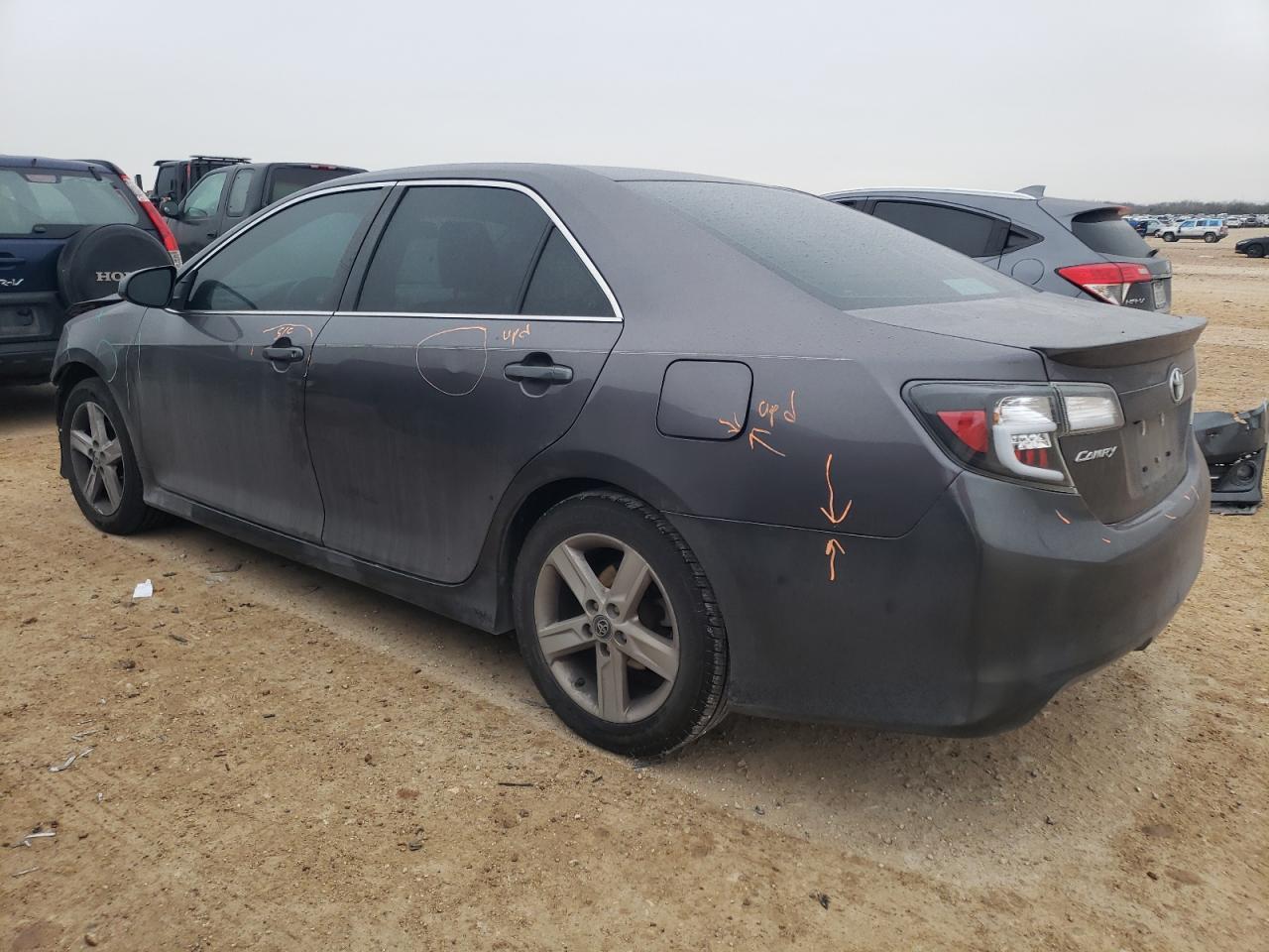 2014 TOYOTA CAMRY L - Фото 2