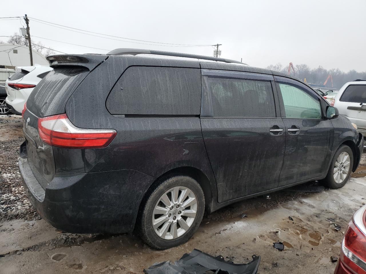 2015 TOYOTA SIENNA XLE - Фото 3