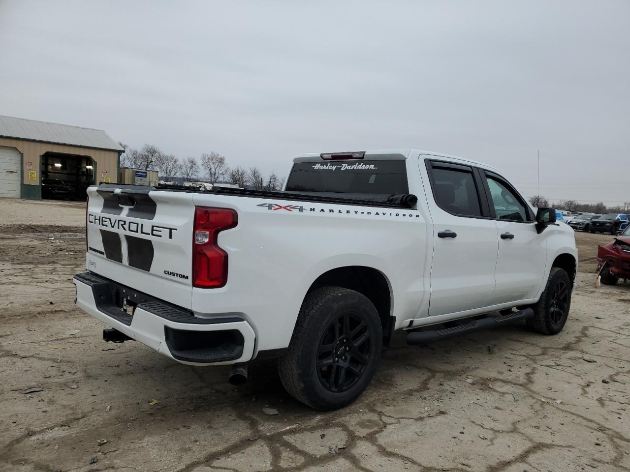 2021 CHEVROLET SILVERADO - Фото 3