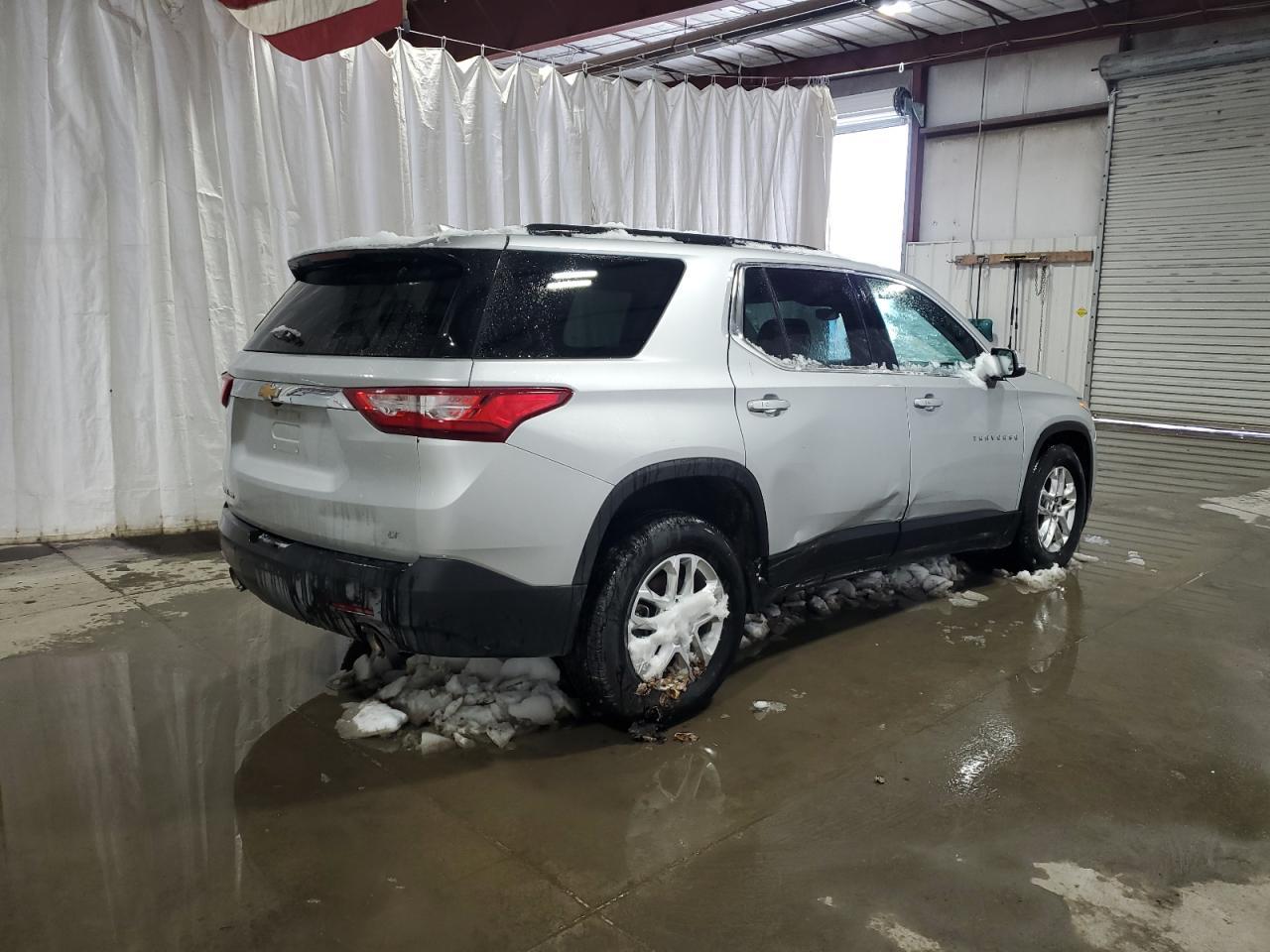 2021 CHEVROLET TRAVERSE L - Фото 3