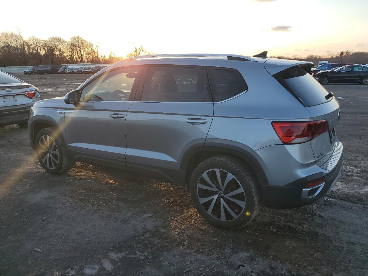 2023 VOLKSWAGEN TAOS SE - Image 2