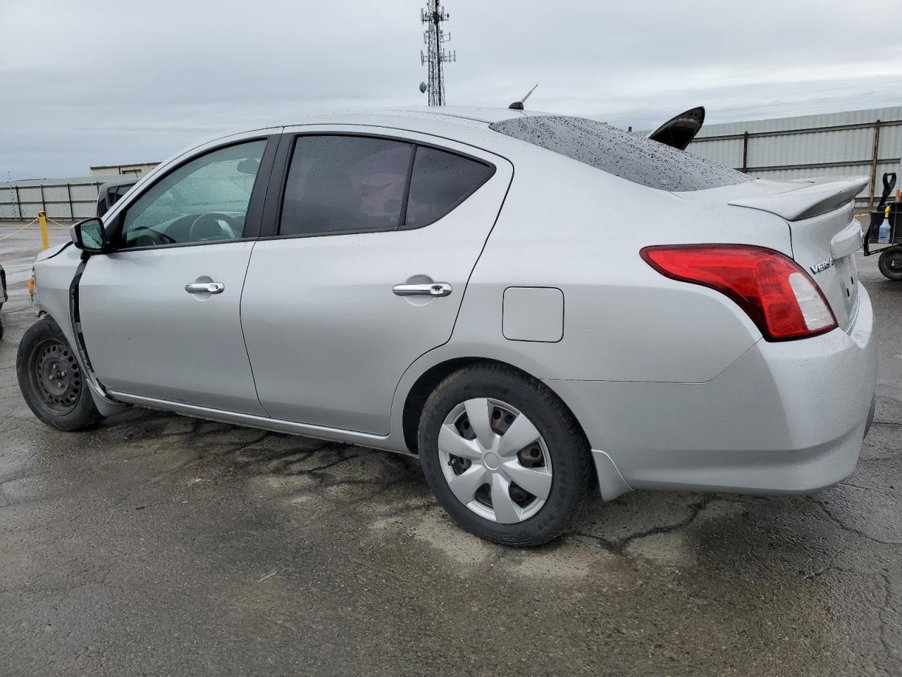 2016 NISSAN VERSA S - Фото 2